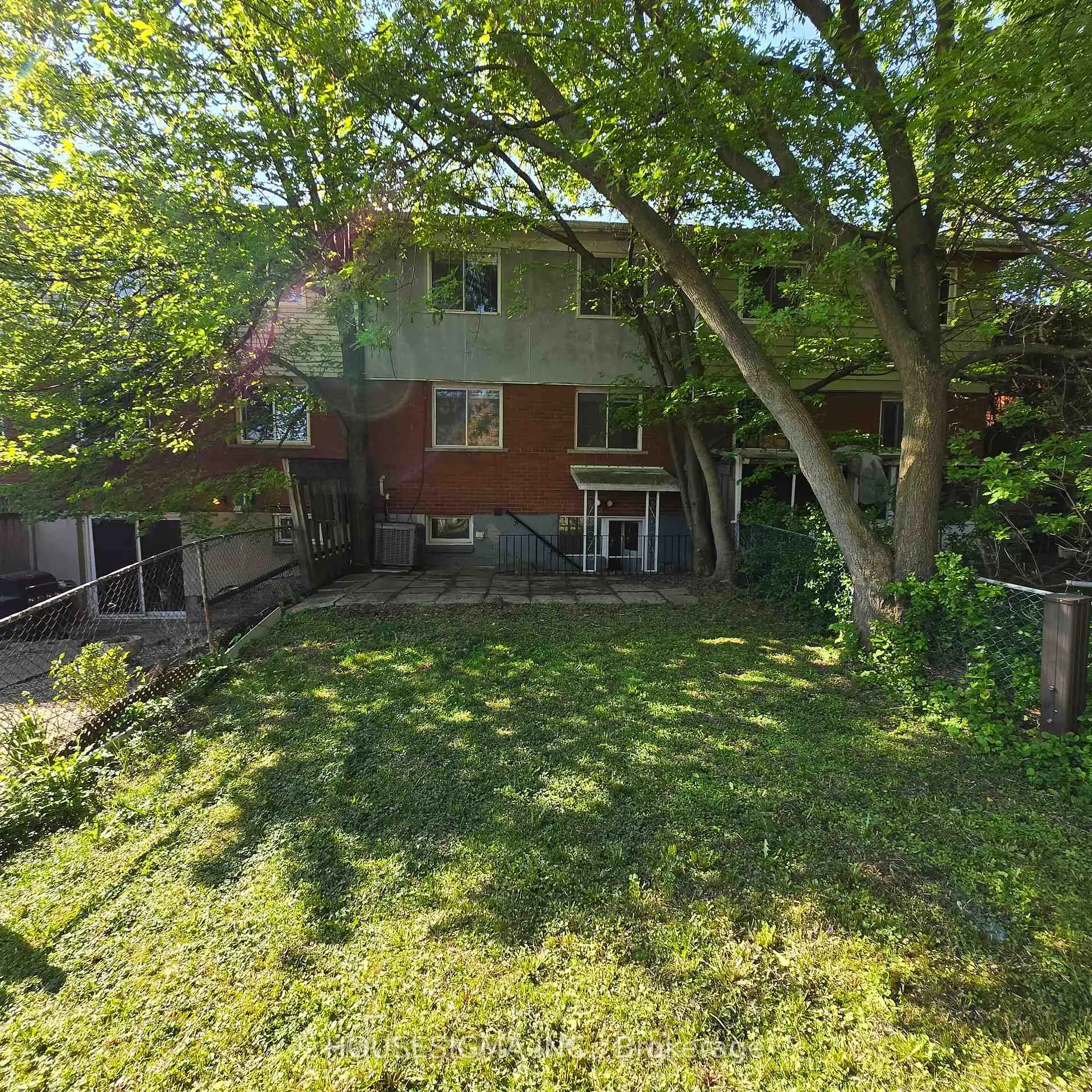 Photo 23 of 110 Overlea Drive, Kitchener, Victoria Hills — HOMEH