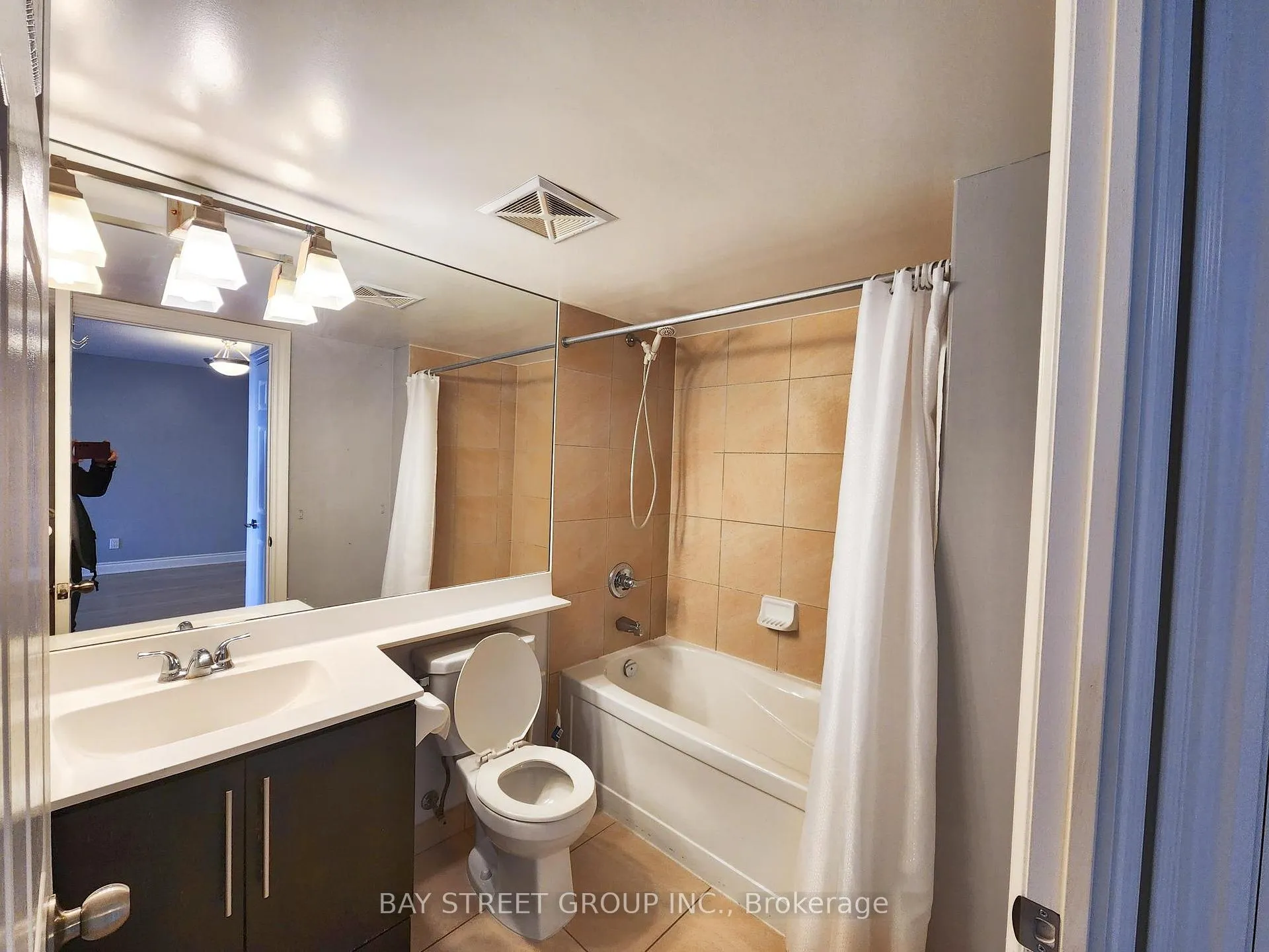 Photo 13 of Unit 687, 23 Cox Boulevard, Markham, Unionville — HOMEH