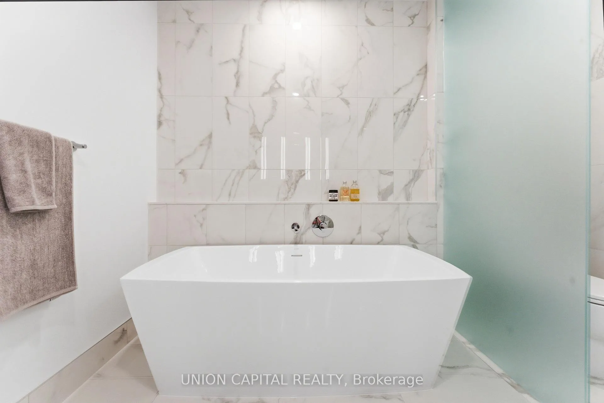 Photo 23 of Unit 204, 397 Royal Orchard Boulevard, Markham, Royal Orchard — HOMEH