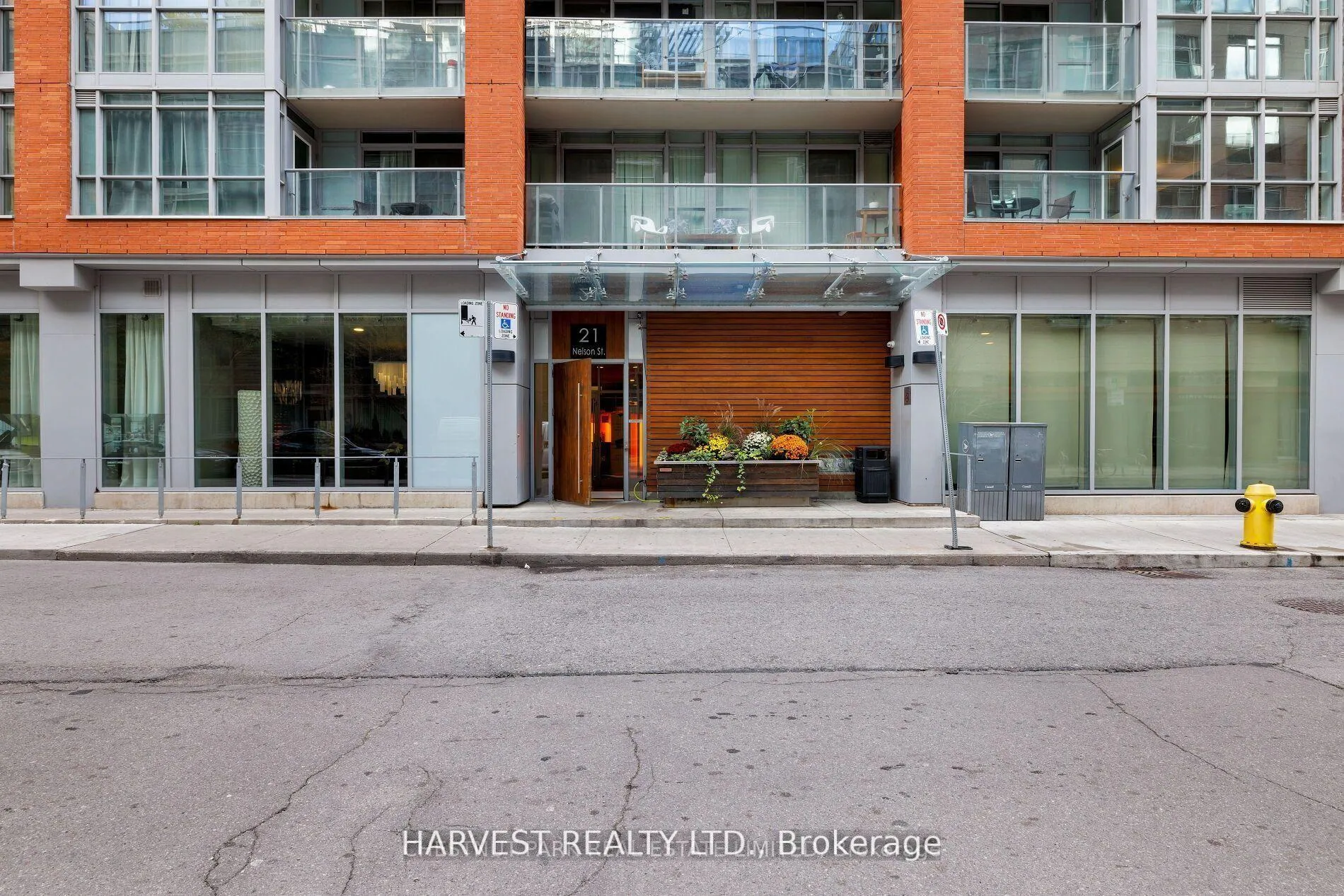 Photo 1 of Unit 708, 21 Nelson Street, Toronto, Waterfront Communities — HOMEH
