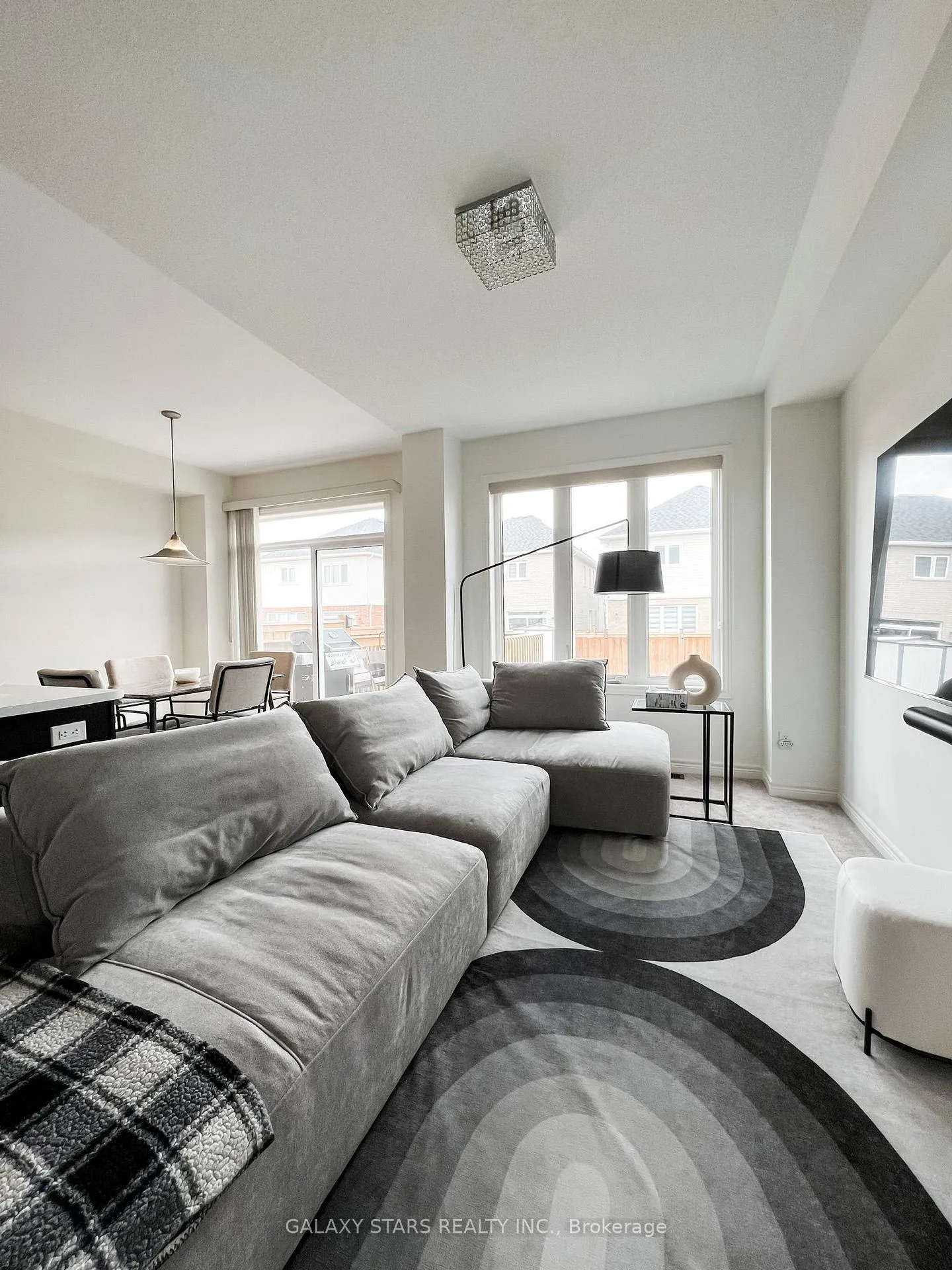 Photo 2 of 35 Hartley Avenue, Brant, Paris — HOMEH