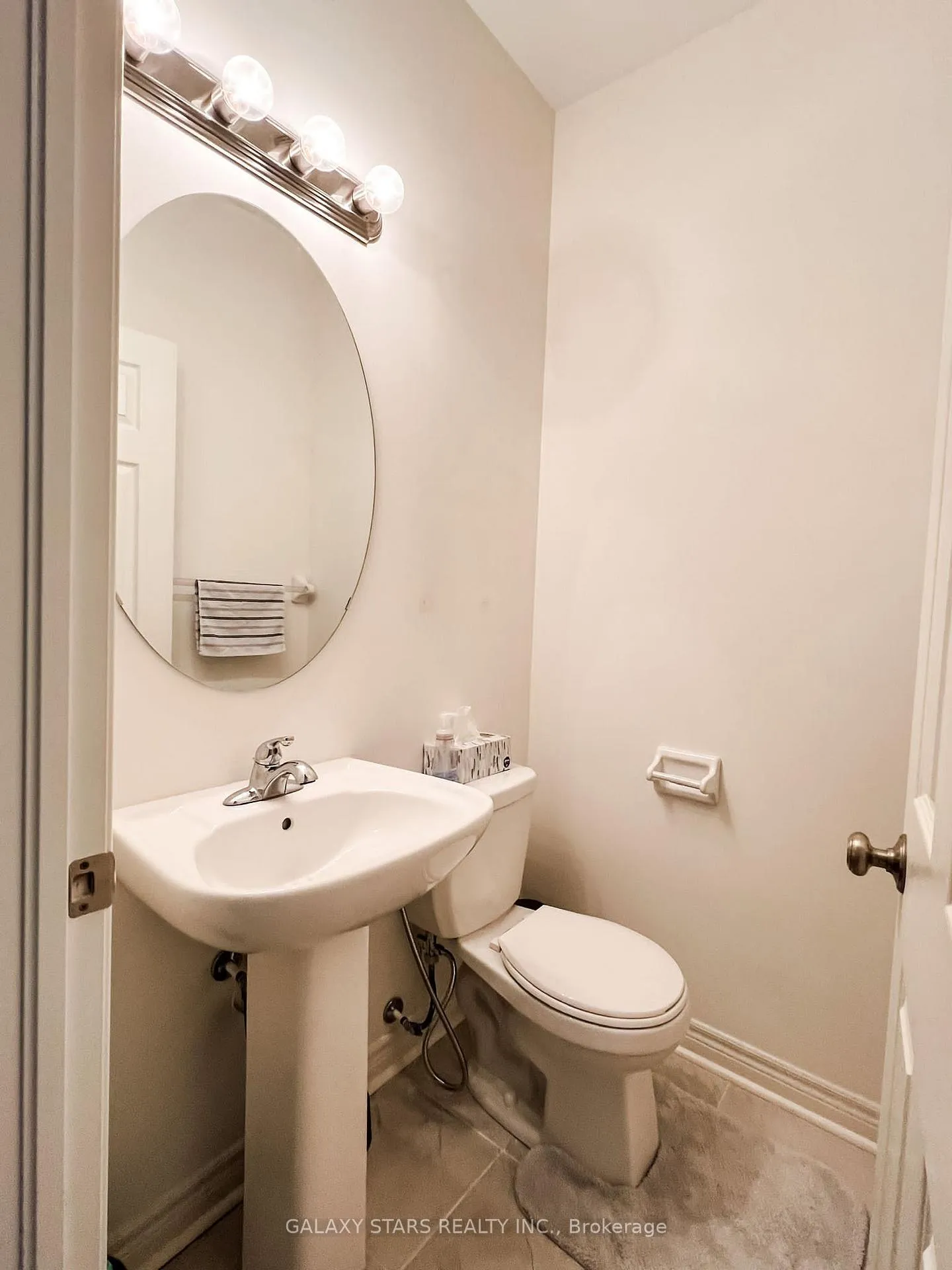 Photo 4 of 35 Hartley Avenue, Brant, Paris — HOMEH