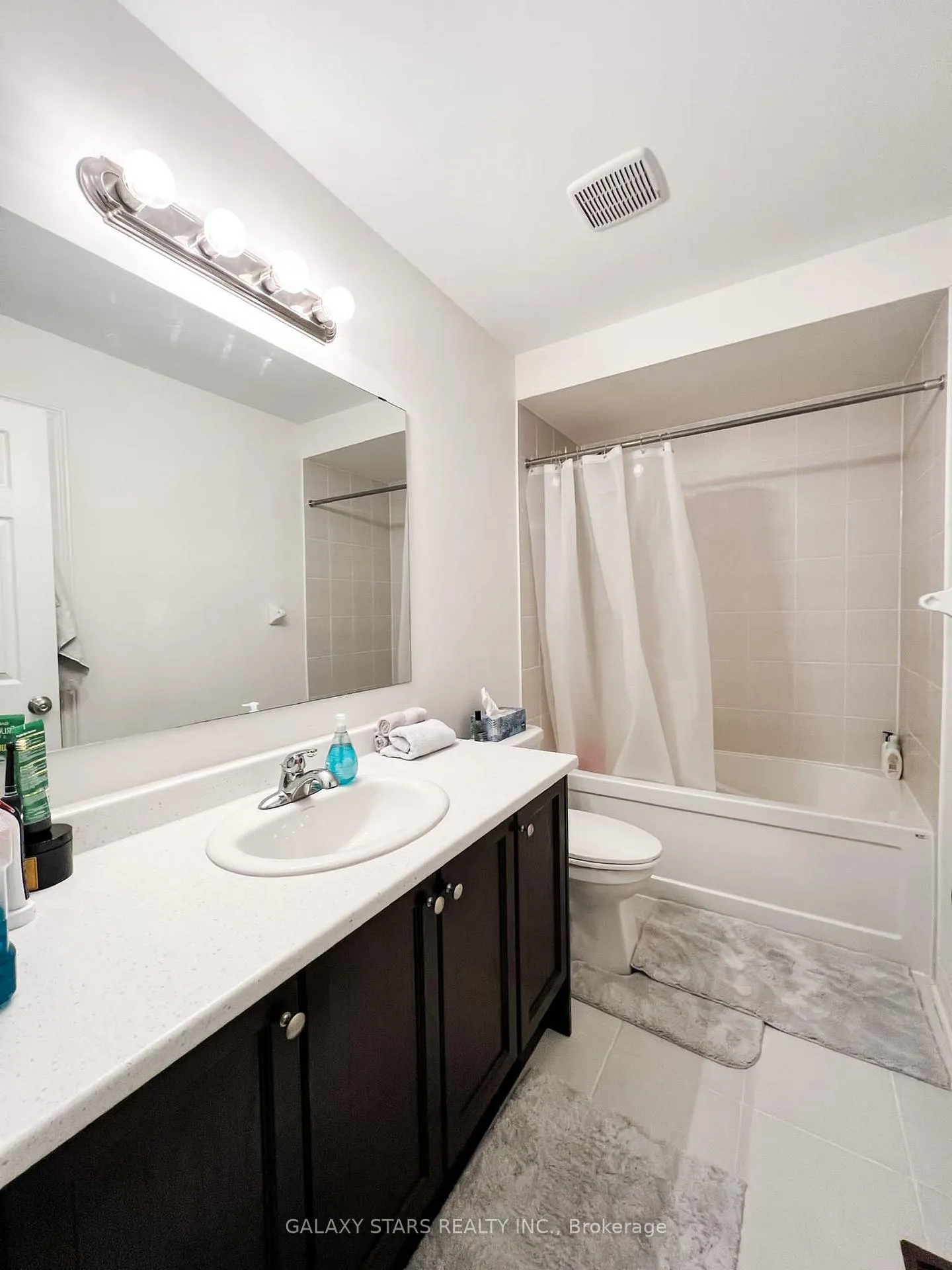 Photo 7 of 35 Hartley Avenue, Brant, Paris — HOMEH