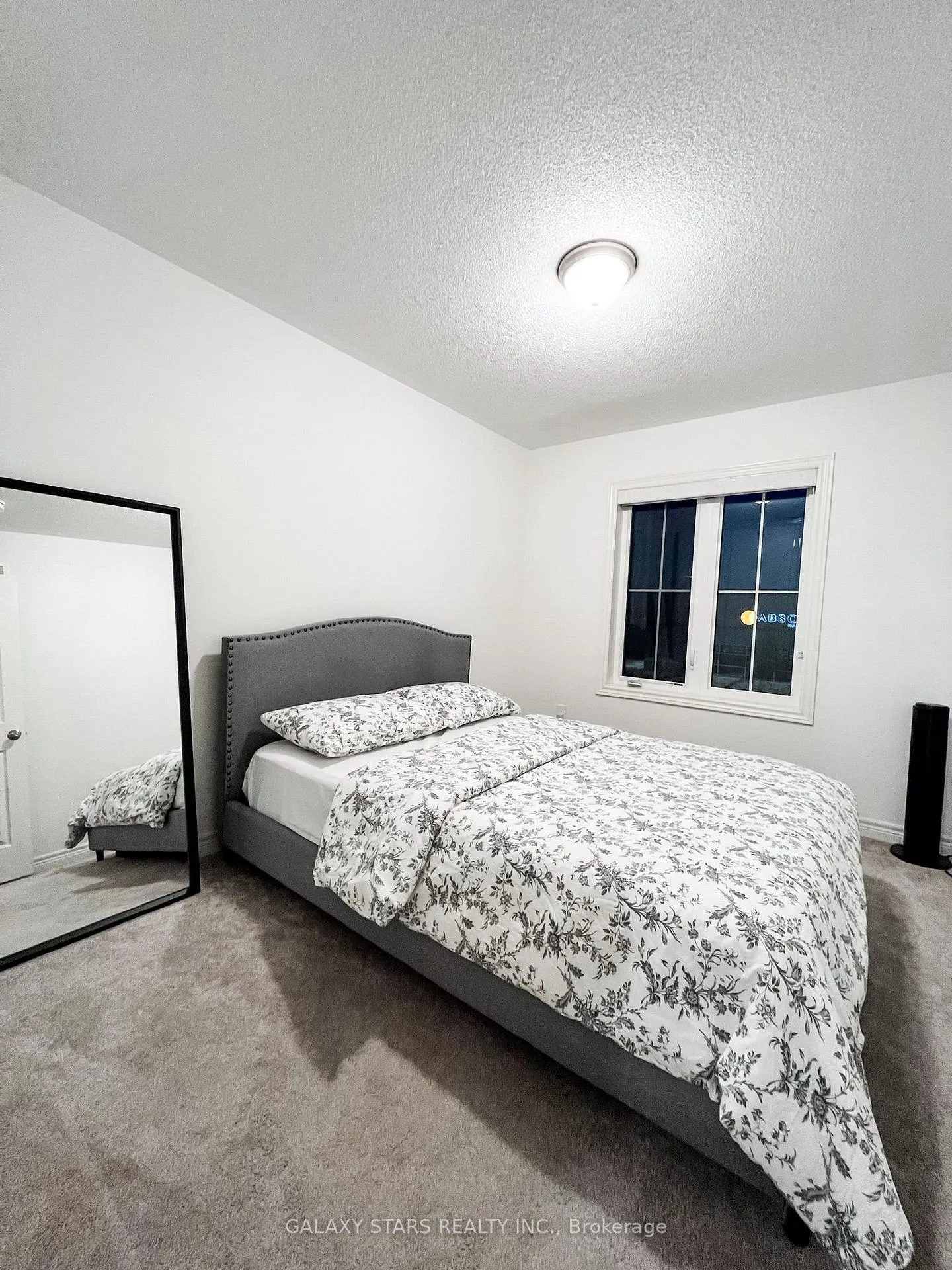 Photo 11 of 35 Hartley Avenue, Brant, Paris — HOMEH