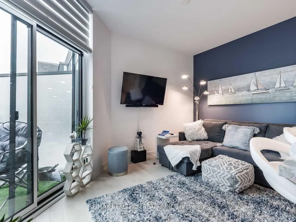 Photo 47 of Unit 424, 375 Sea Ray Avenue, Innisfil, Rural Innisfil — HOMEH