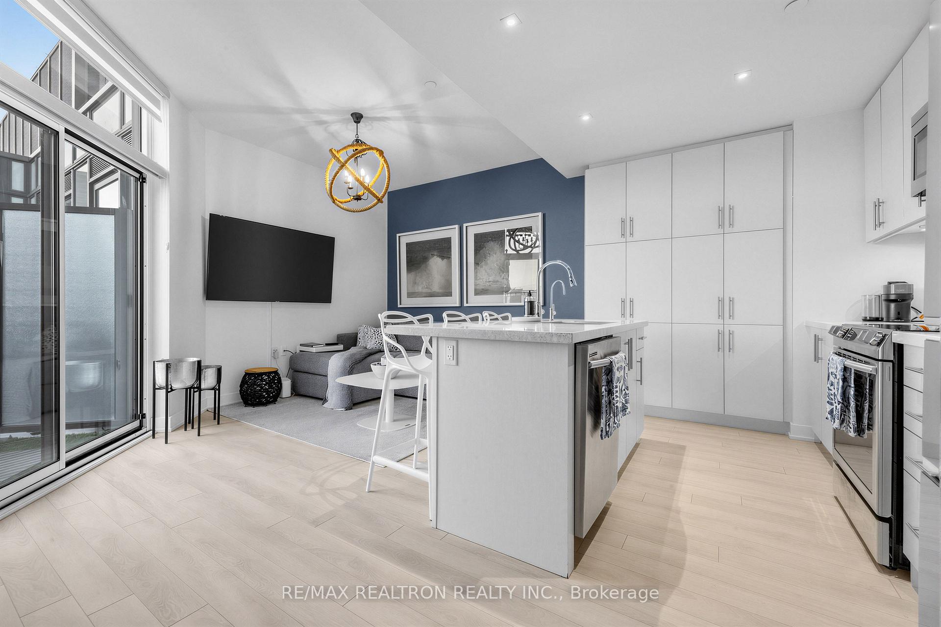Photo 4 of Unit 424, 375 Sea Ray Avenue, Innisfil, Rural Innisfil — HOMEH