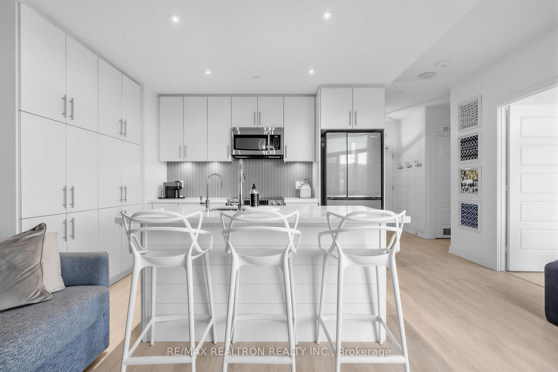 Photo 6 of Unit 424, 375 Sea Ray Avenue, Innisfil, Rural Innisfil — HOMEH