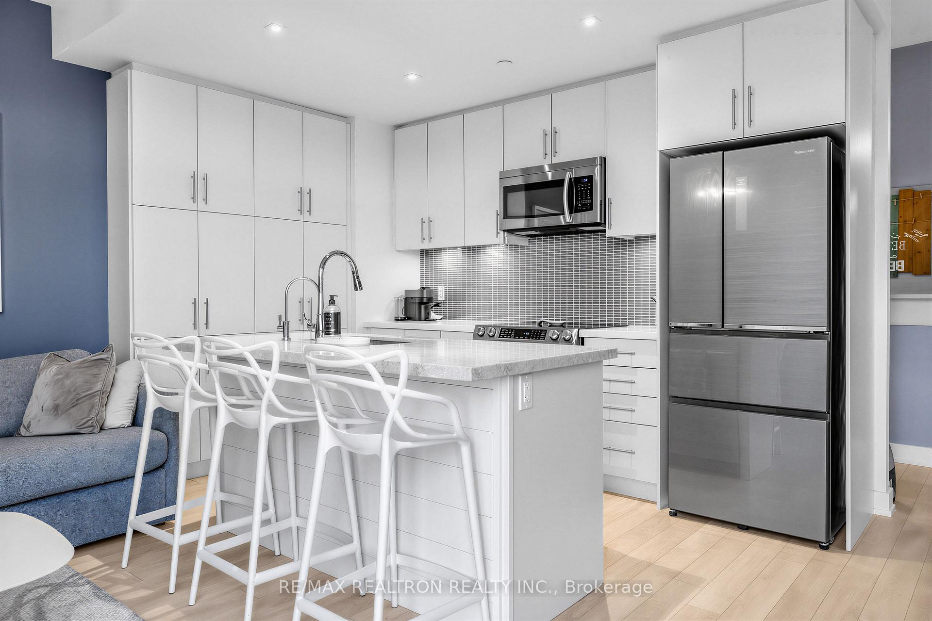 Photo 7 of Unit 424, 375 Sea Ray Avenue, Innisfil, Rural Innisfil — HOMEH
