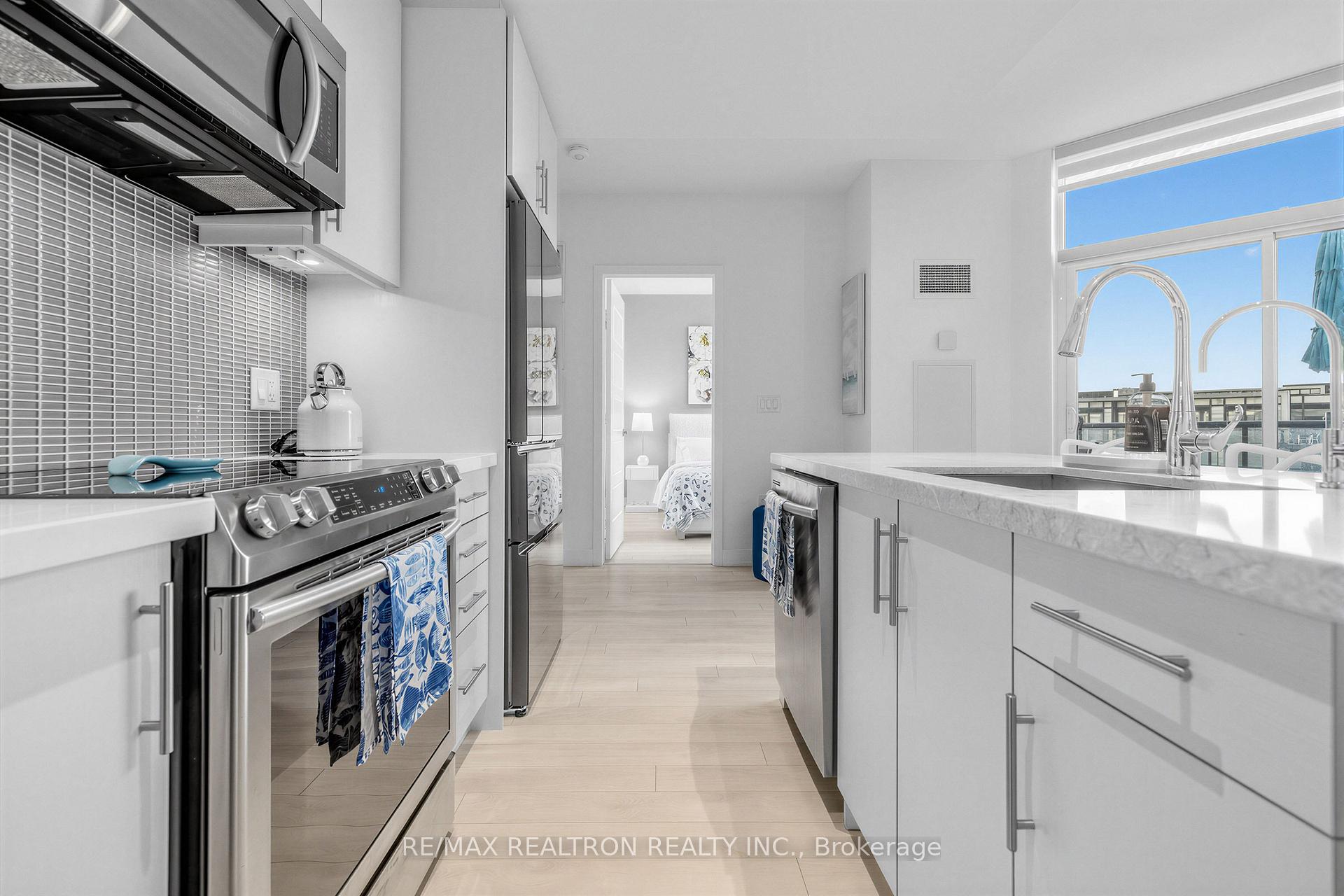 Photo 13 of Unit 424, 375 Sea Ray Avenue, Innisfil, Rural Innisfil — HOMEH