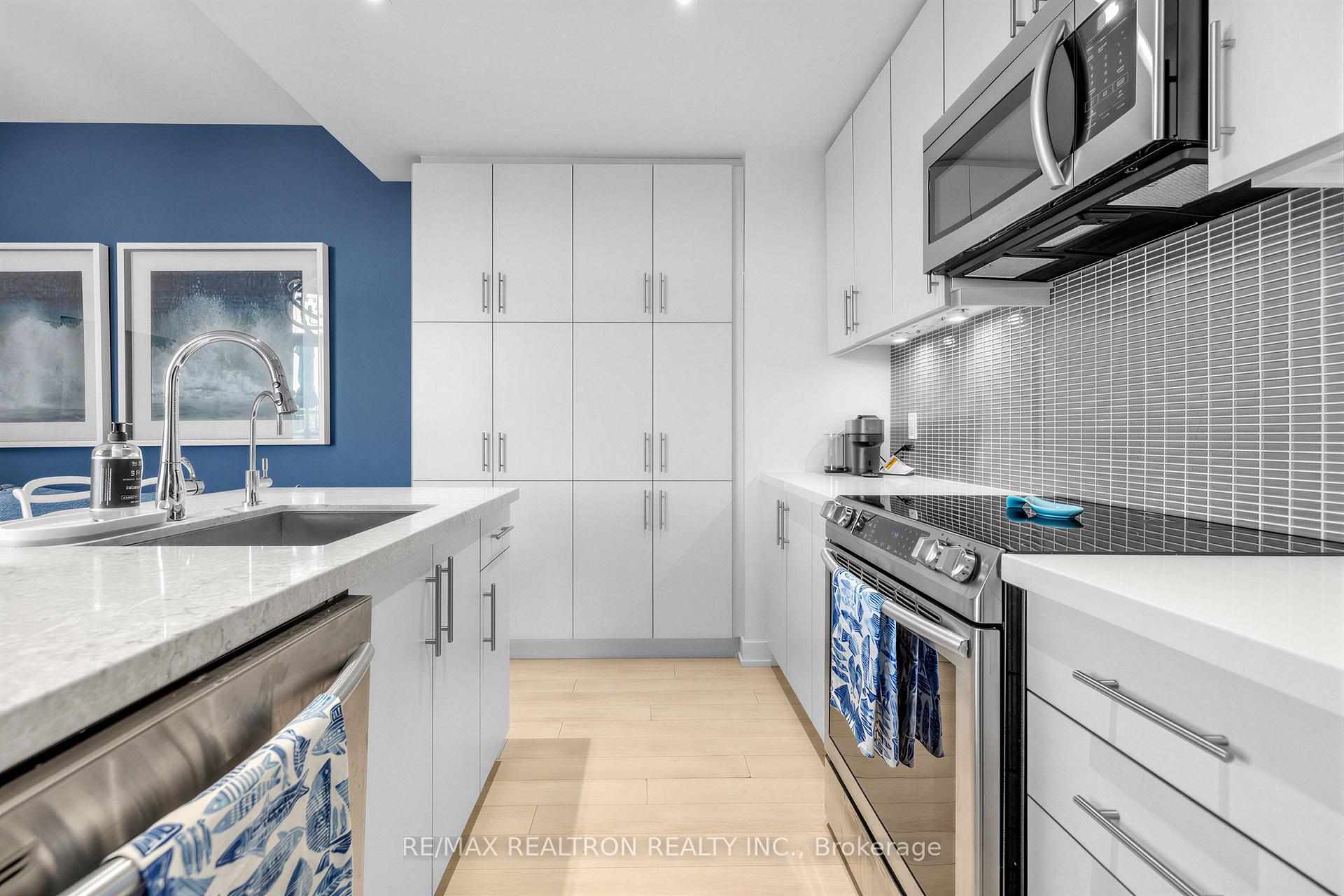 Photo 15 of Unit 424, 375 Sea Ray Avenue, Innisfil, Rural Innisfil — HOMEH