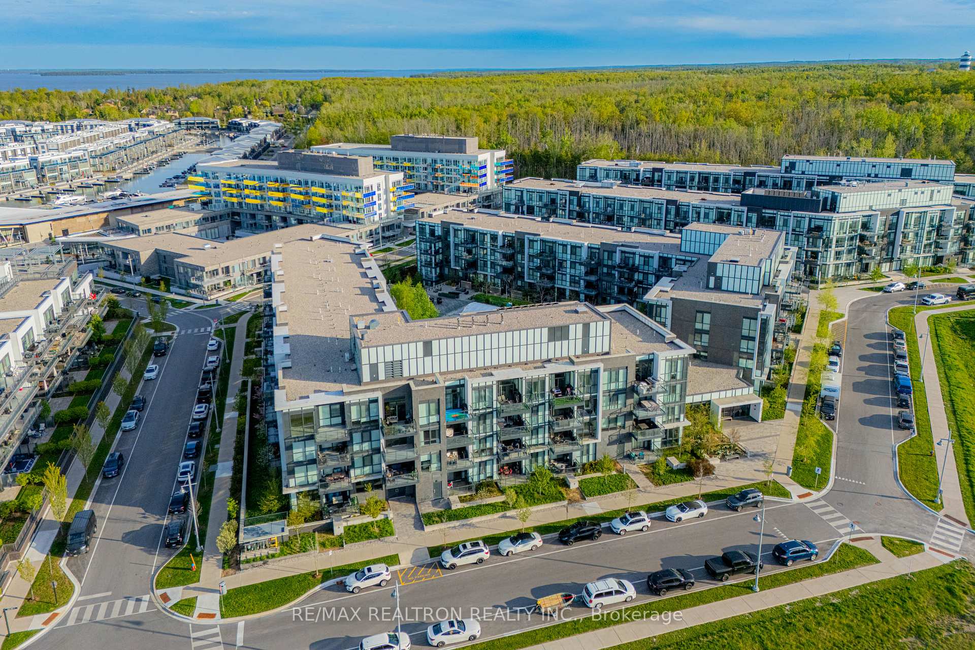 Photo 25 of Unit 424, 375 Sea Ray Avenue, Innisfil, Rural Innisfil — HOMEH