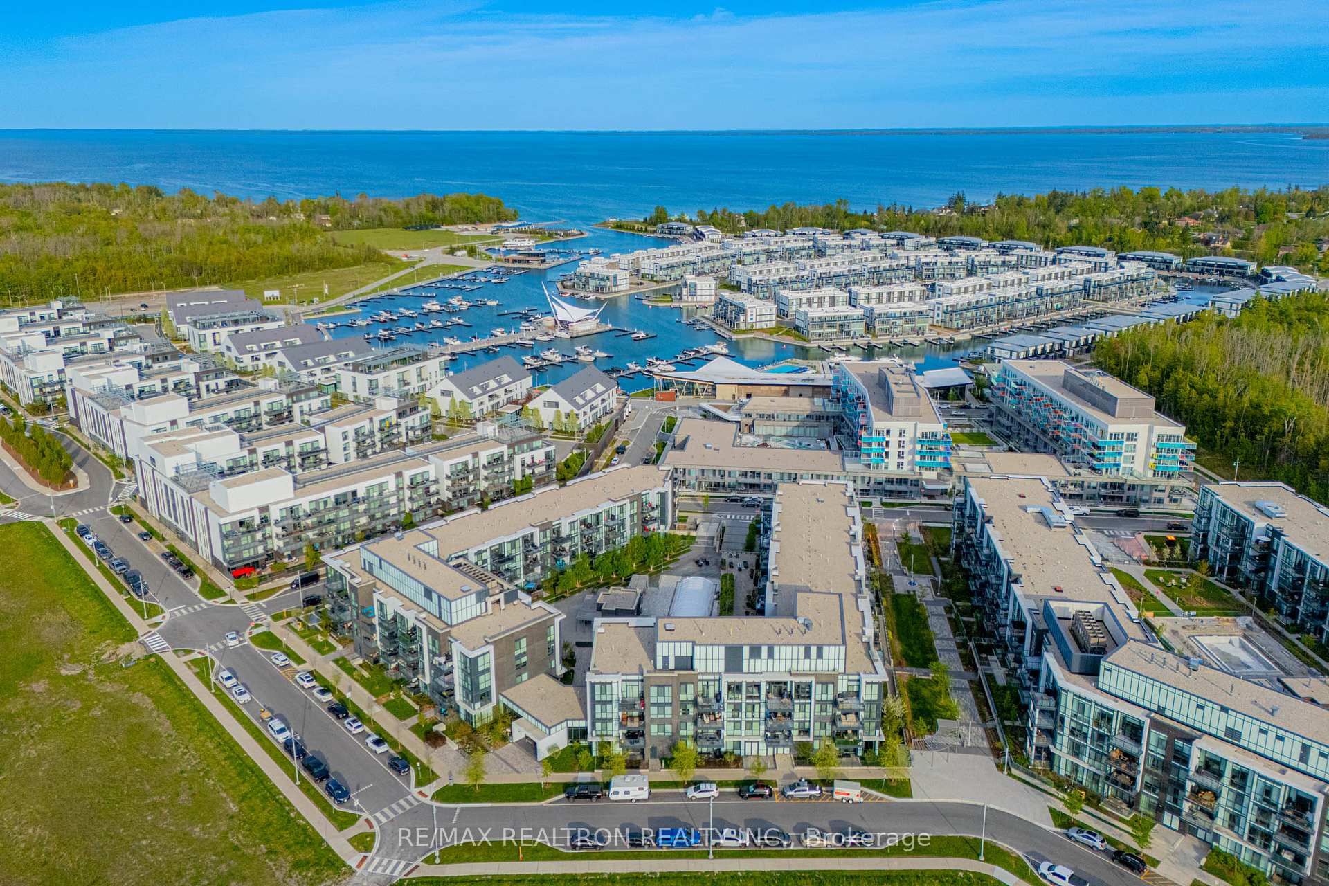 Photo 26 of Unit 424, 375 Sea Ray Avenue, Innisfil, Rural Innisfil — HOMEH