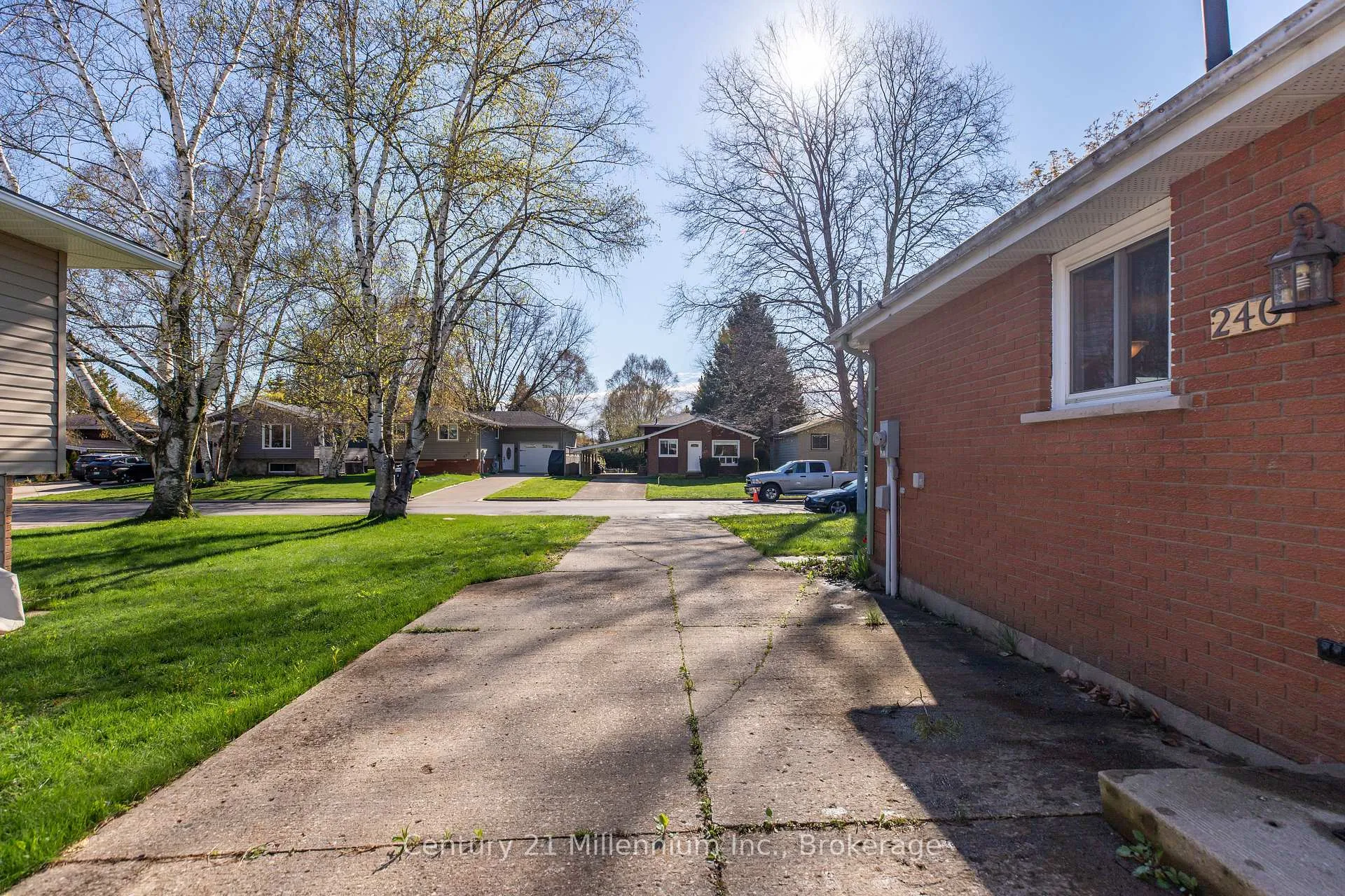 Photo 7 of 240 5th A Avenue W, Owen Sound — HOMEH