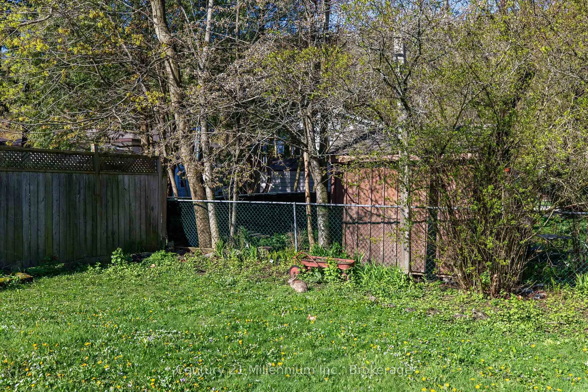 Photo 12 of 240 5th A Avenue W, Owen Sound — HOMEH