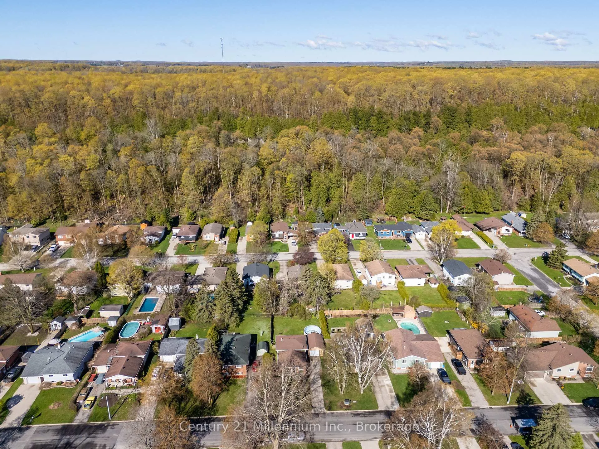 Photo 14 of 240 5th A Avenue W, Owen Sound — HOMEH