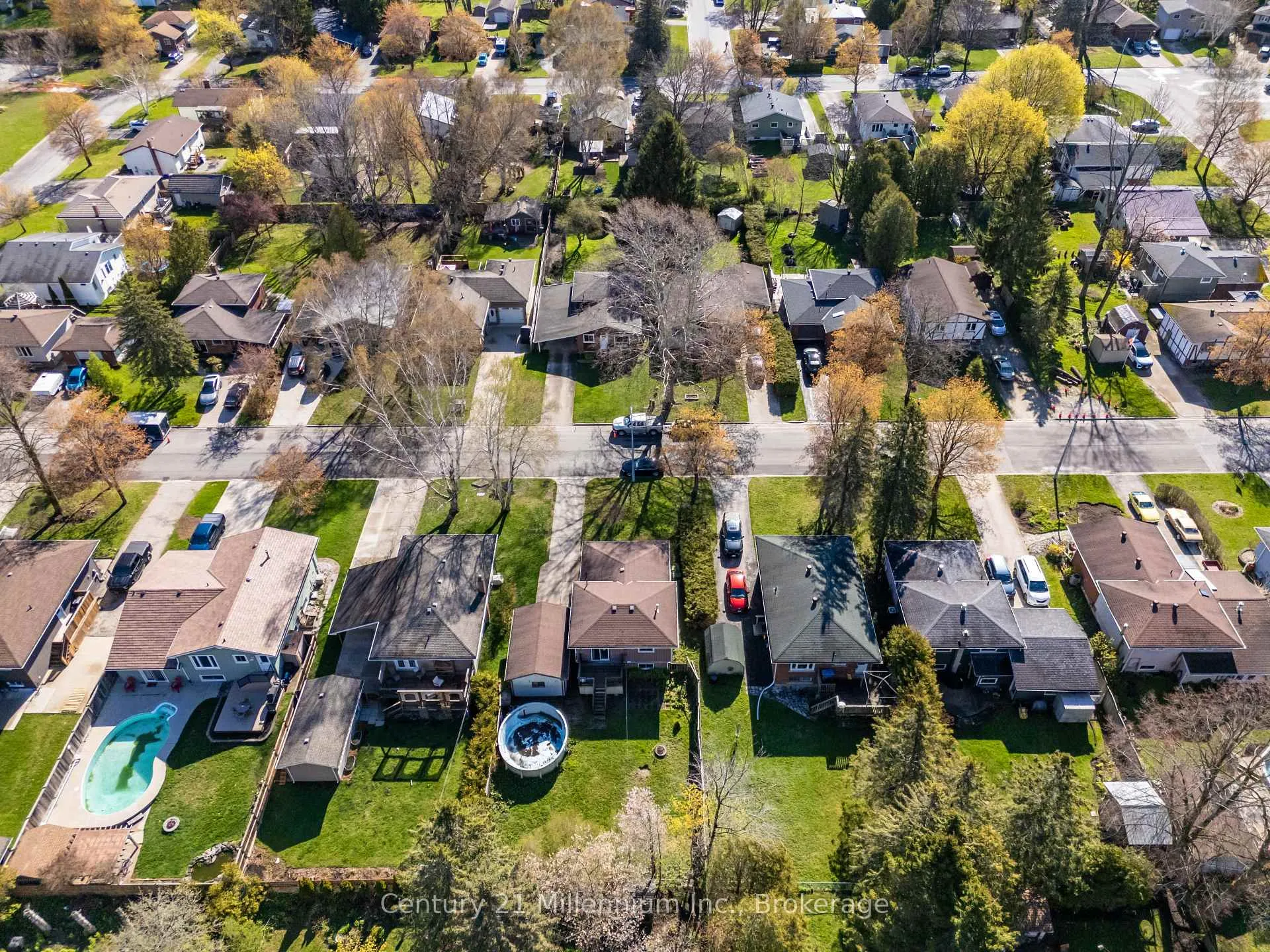 Photo 18 of 240 5th A Avenue W, Owen Sound — HOMEH