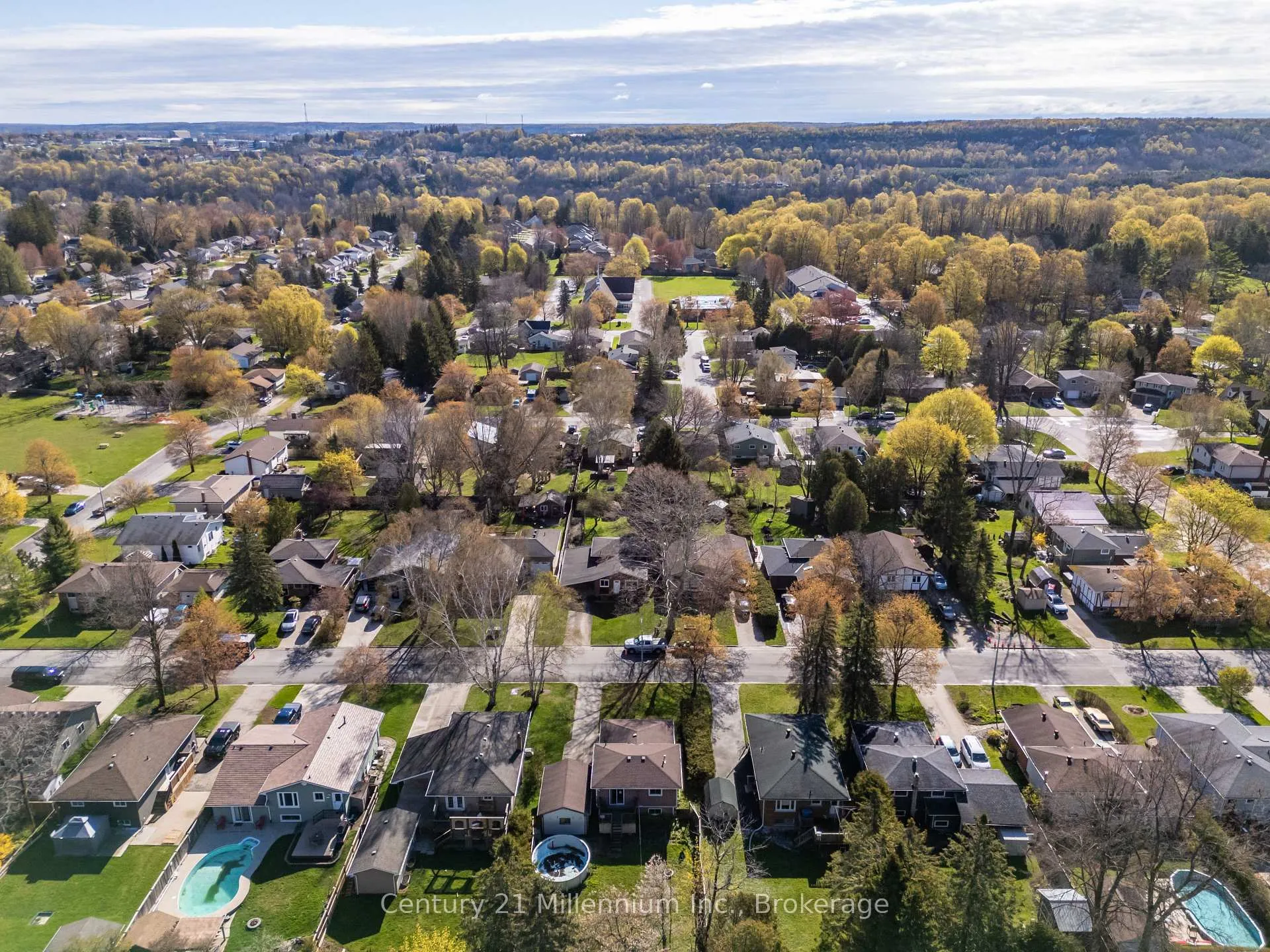 Photo 19 of 240 5th A Avenue W, Owen Sound — HOMEH