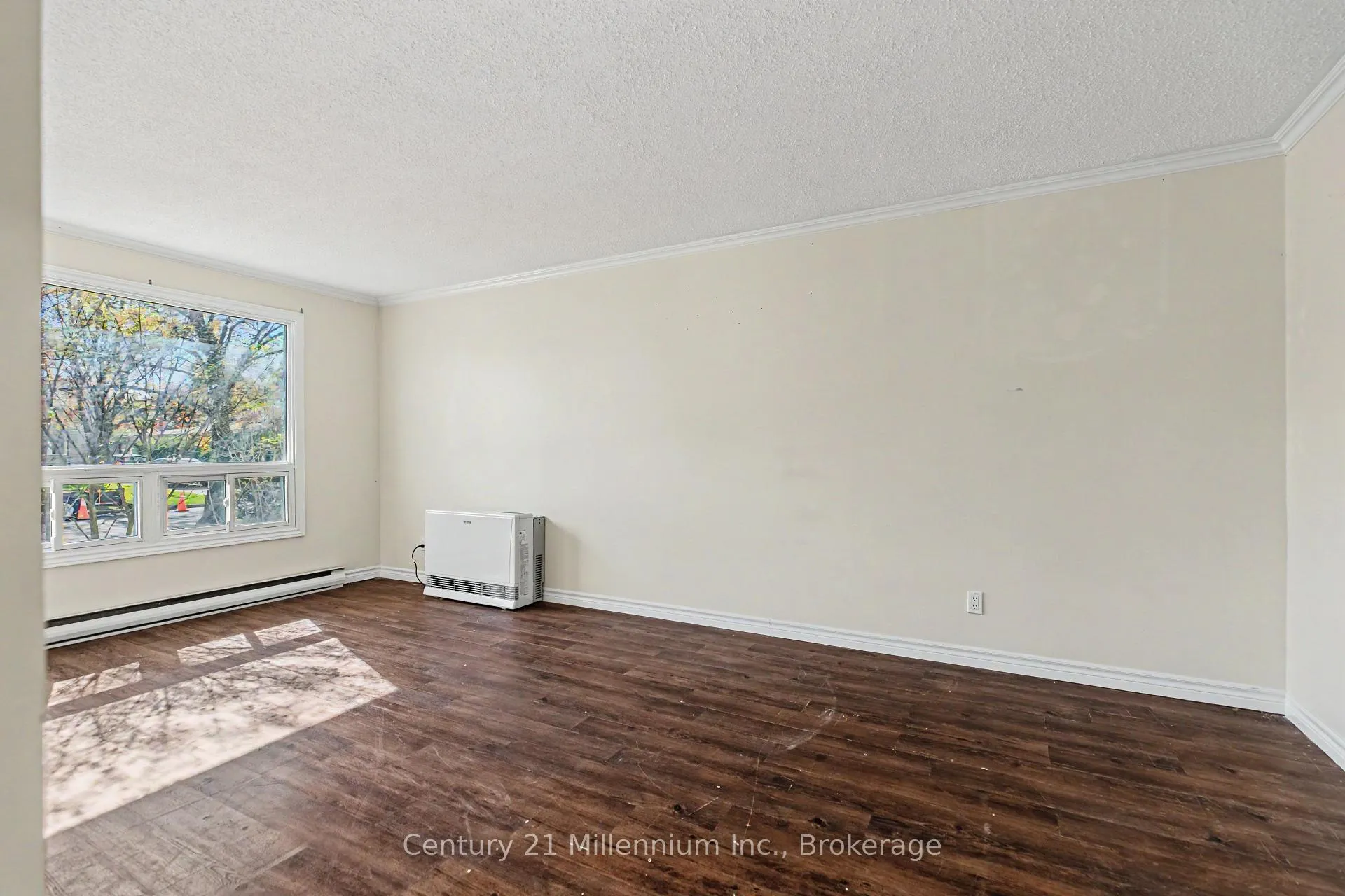 Photo 25 of 240 5th A Avenue W, Owen Sound — HOMEH