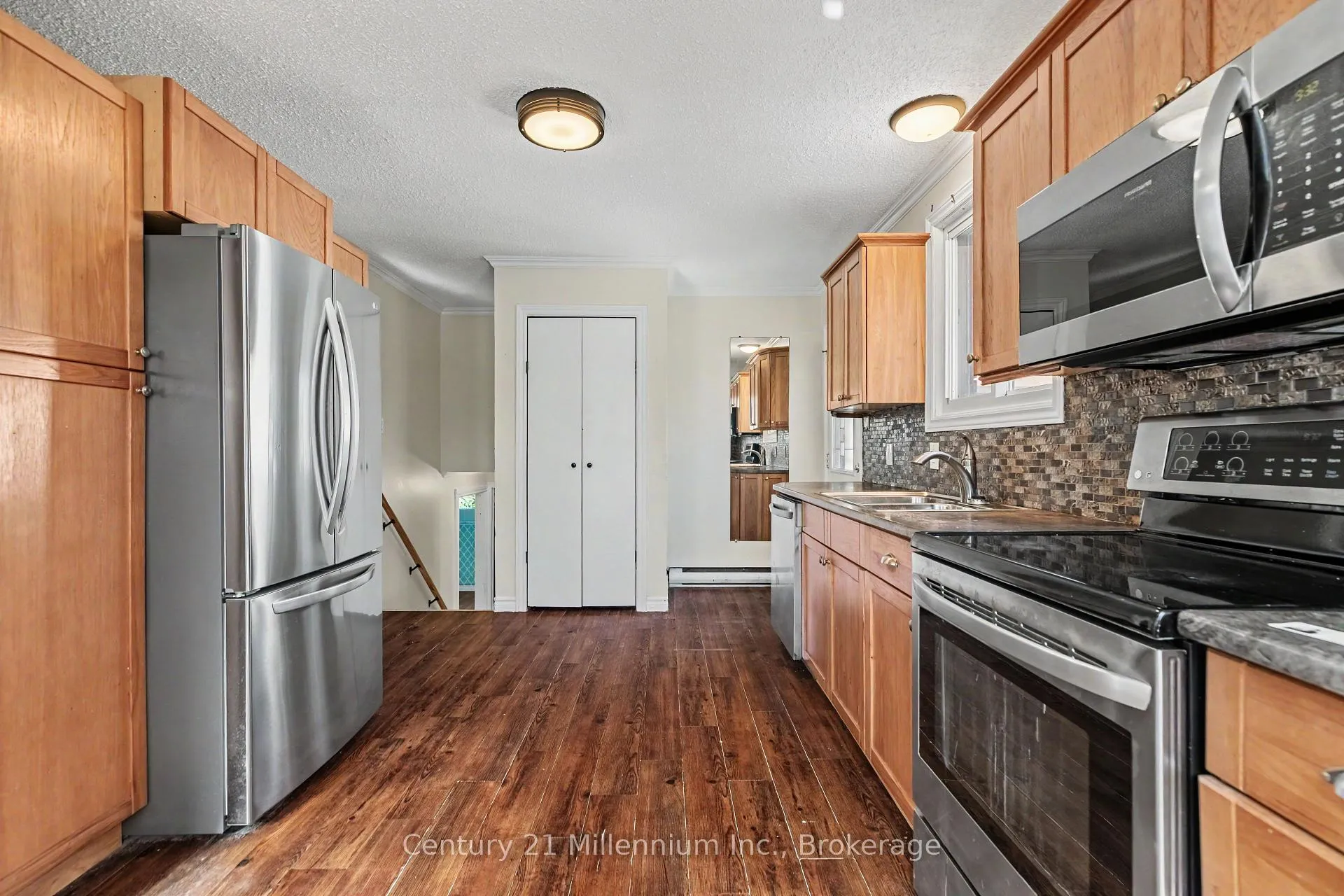 Photo 32 of 240 5th A Avenue W, Owen Sound — HOMEH