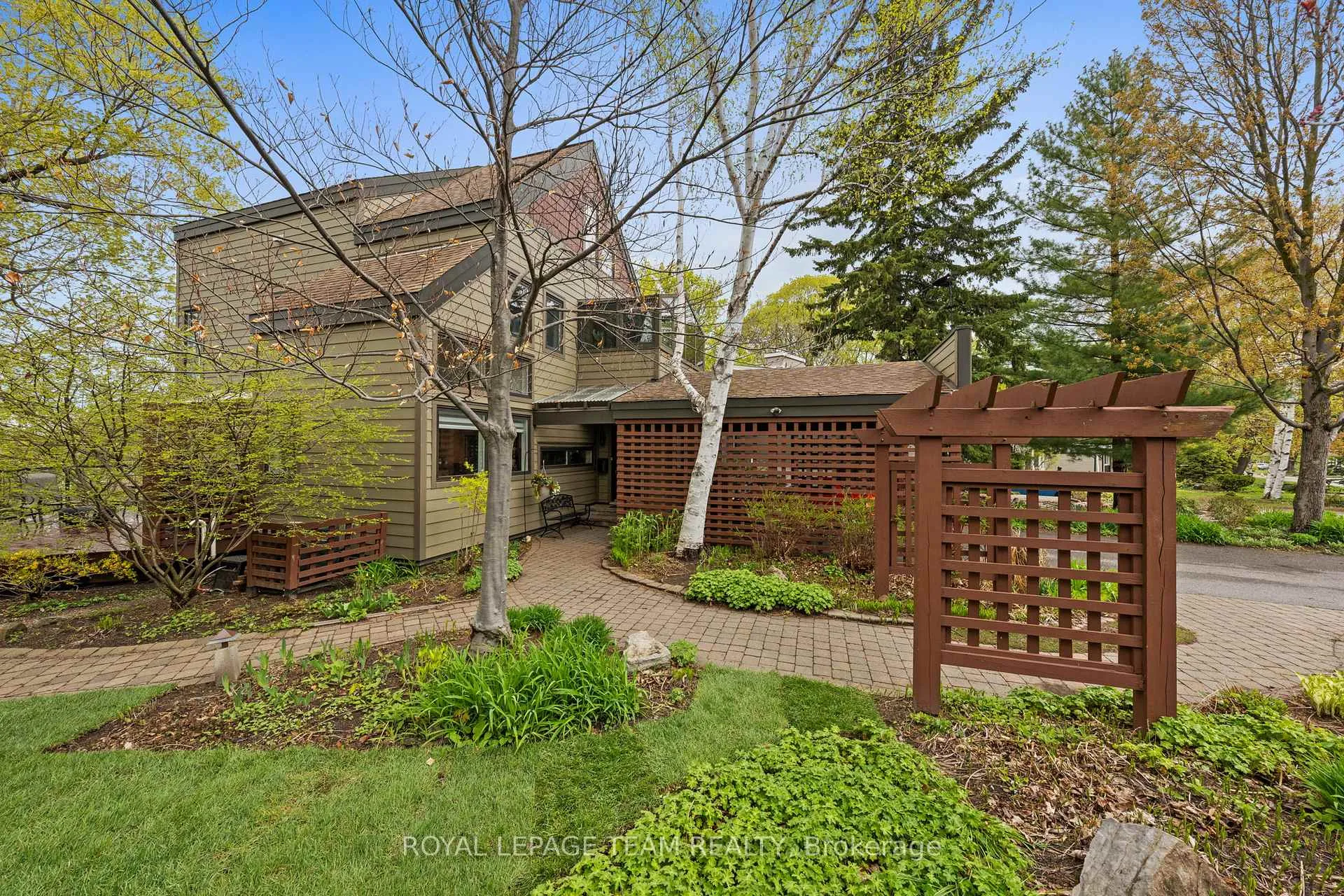 Photo 2 of 1965 Bromley Road, Ottawa, Carlingwood — HOMEH