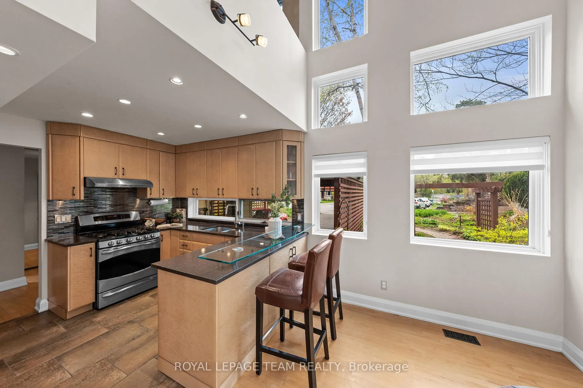 Photo 14 of 1965 Bromley Road, Ottawa, Carlingwood — HOMEH