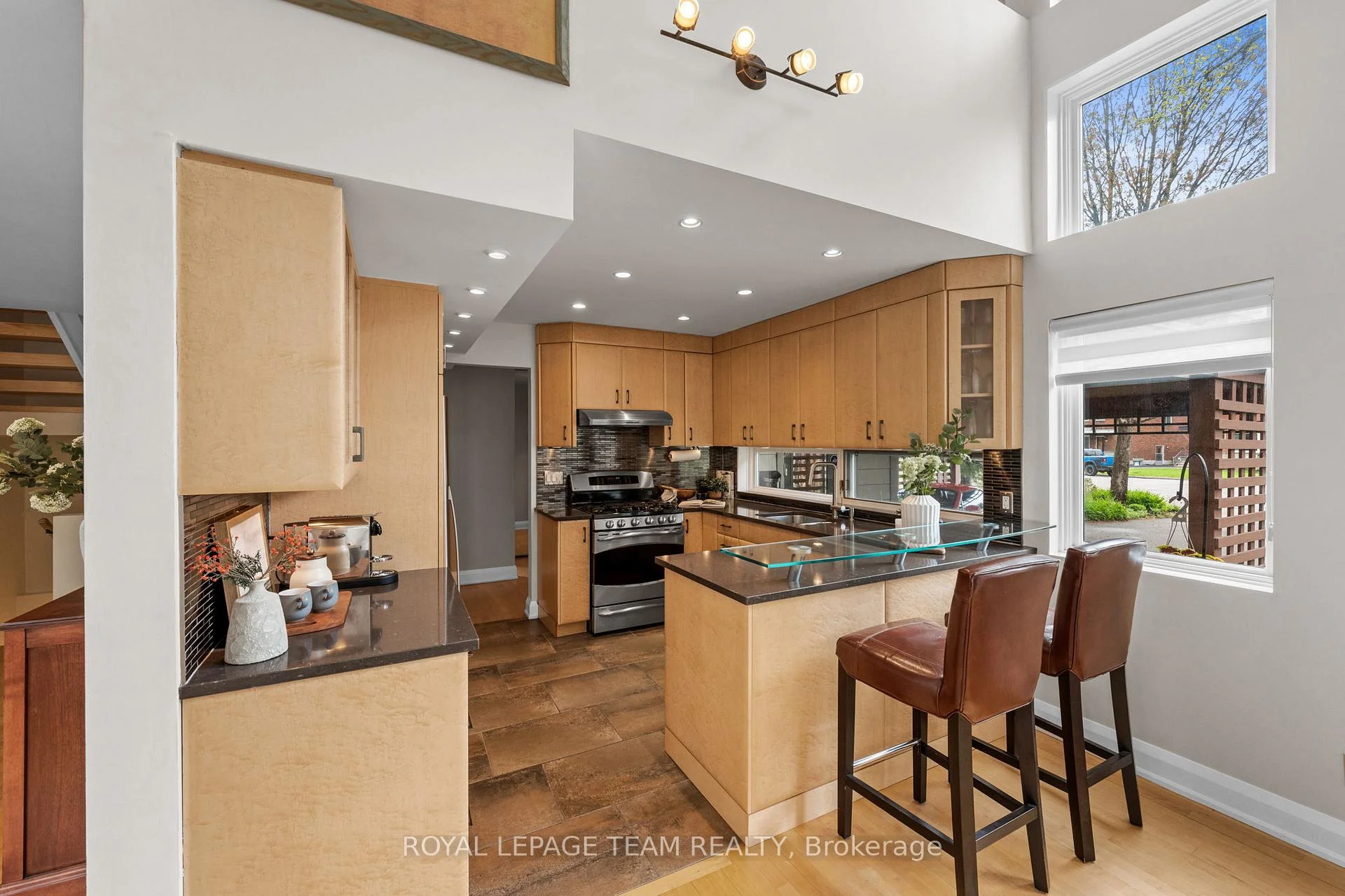 Photo 9 of 1965 Bromley Road, Ottawa, Carlingwood — HOMEH