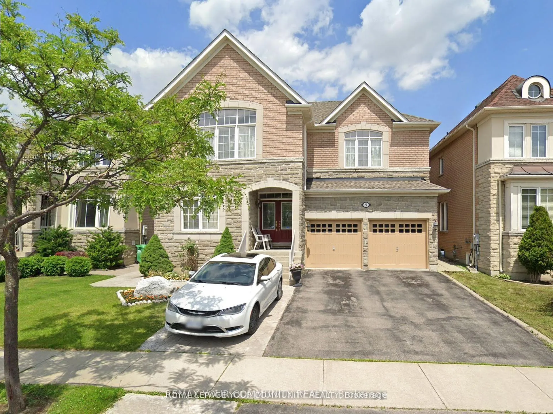 Photo 1 of 9 Hawkridge Trail, Brampton, Bram East — HOMEH