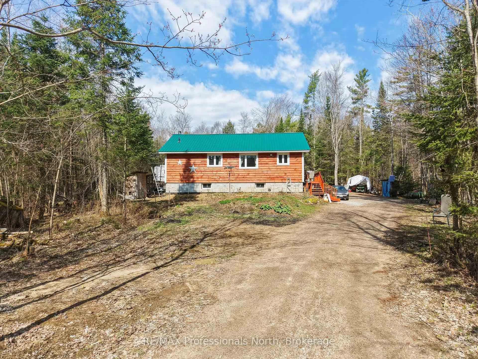 Photo 4 of 1070 Vankoughnet Road, Bracebridge, Oakley — HOMEH