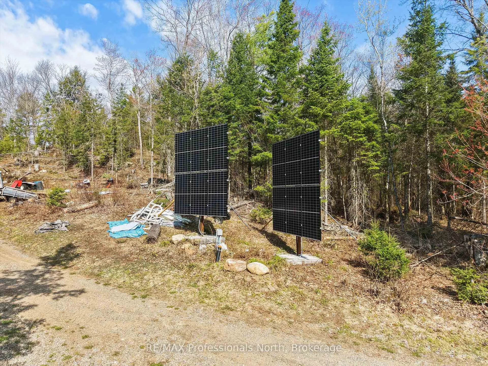 Photo 6 of 1070 Vankoughnet Road, Bracebridge, Oakley — HOMEH