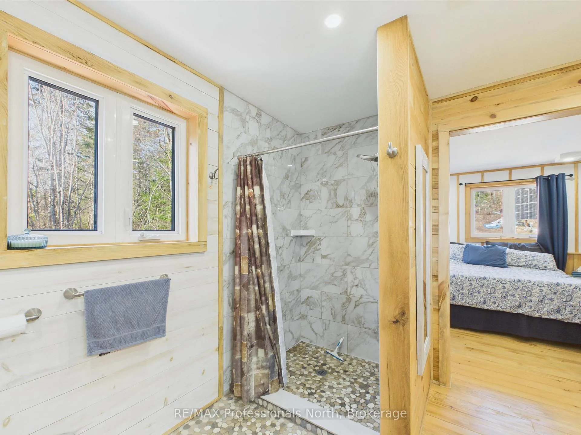Photo 16 of 1070 Vankoughnet Road, Bracebridge, Oakley — HOMEH