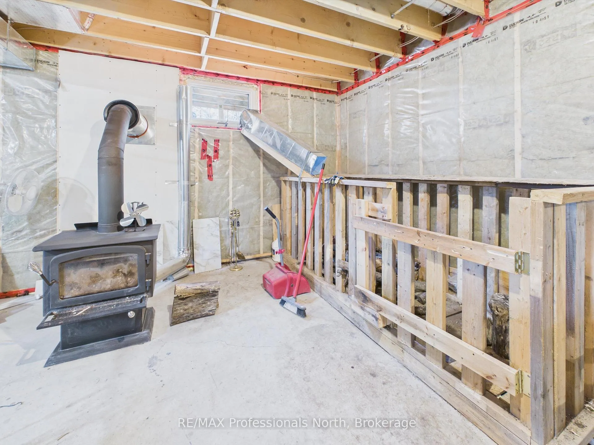 Photo 21 of 1070 Vankoughnet Road, Bracebridge, Oakley — HOMEH