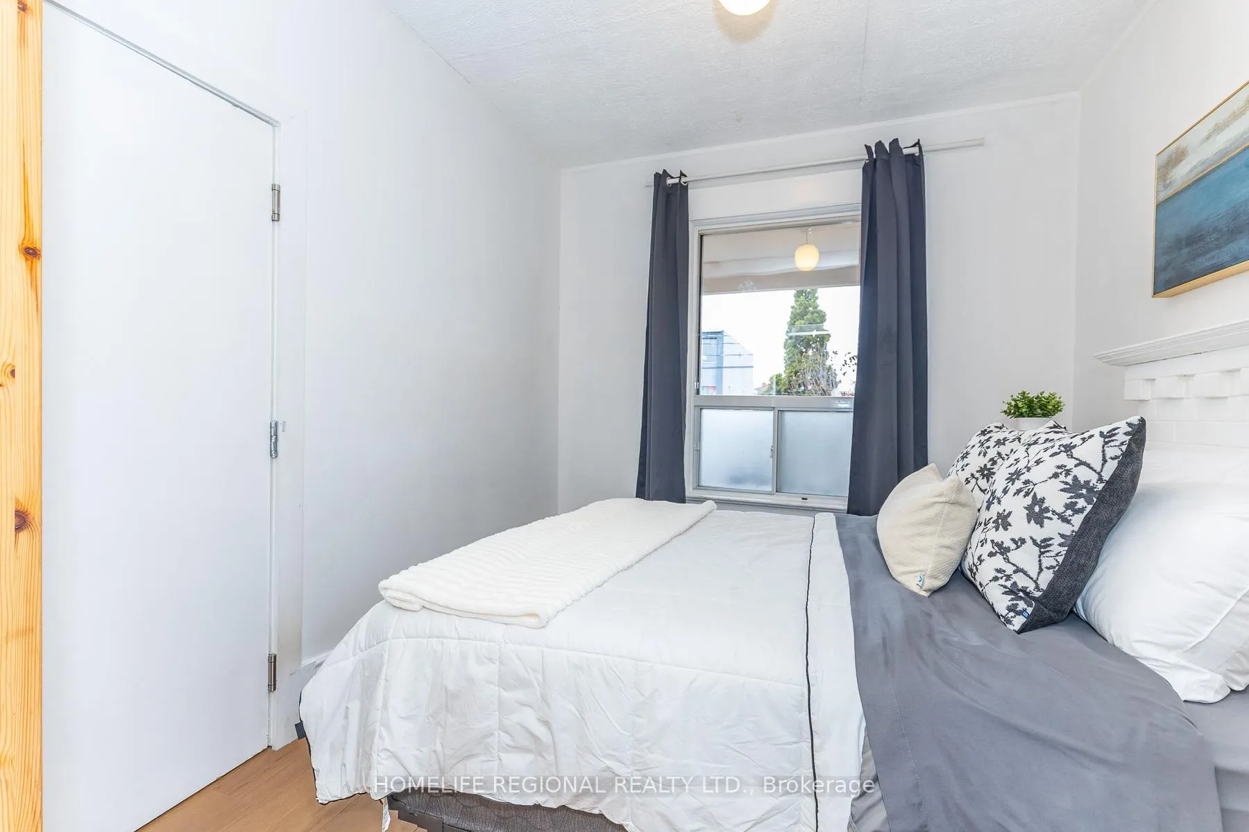 Photo 6 of 2378 St Clair Avenue W, Toronto, Junction Area — HOMEH