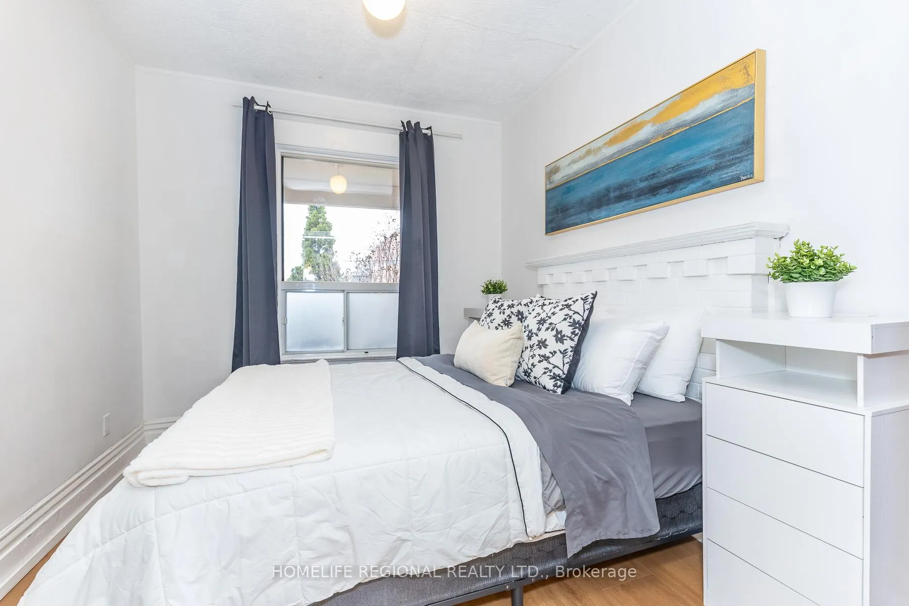 Photo 8 of 2378 St Clair Avenue W, Toronto, Junction Area — HOMEH