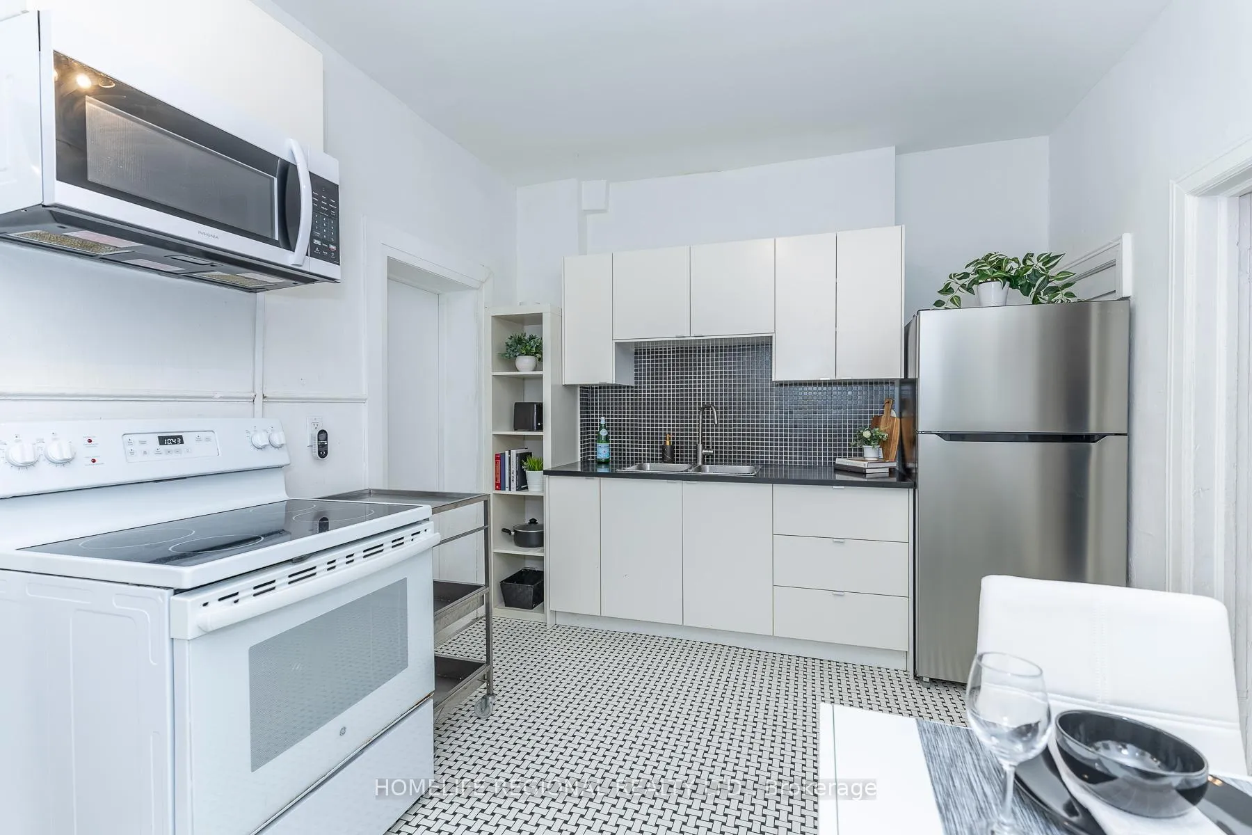 Photo 14 of 2378 St Clair Avenue W, Toronto, Junction Area — HOMEH