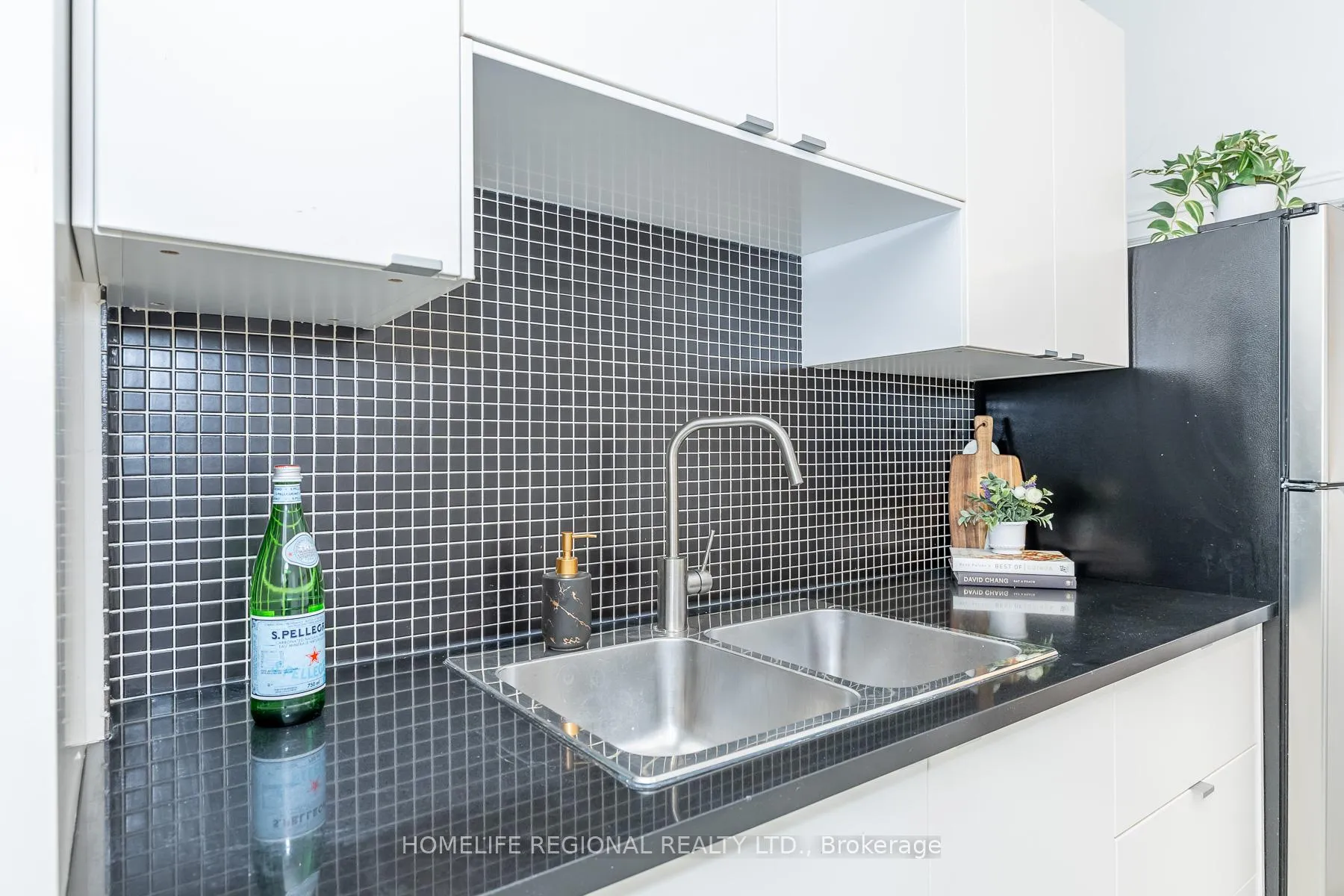 Photo 15 of 2378 St Clair Avenue W, Toronto, Junction Area — HOMEH