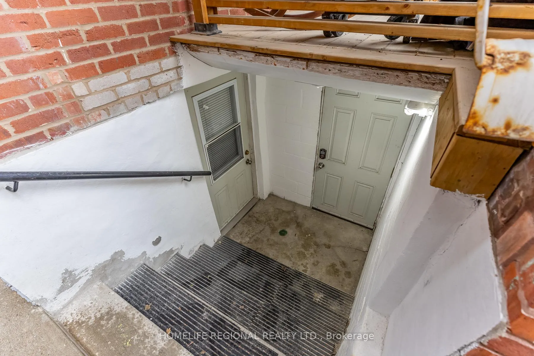 Photo 31 of 2378 St Clair Avenue W, Toronto, Junction Area — HOMEH
