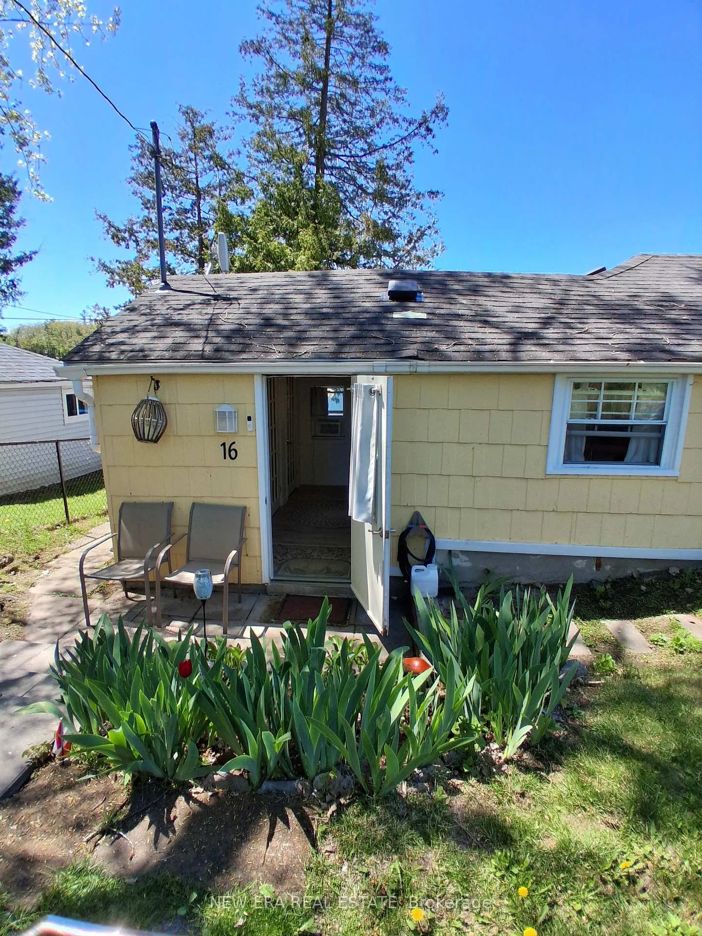 Photo 2 of 16 Pines Lane, Quinte West, Sidney Ward — HOMEH