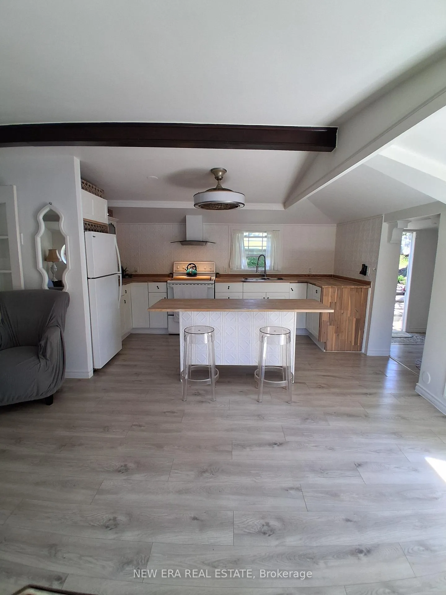 Photo 8 of 16 Pines Lane, Quinte West, Sidney Ward — HOMEH
