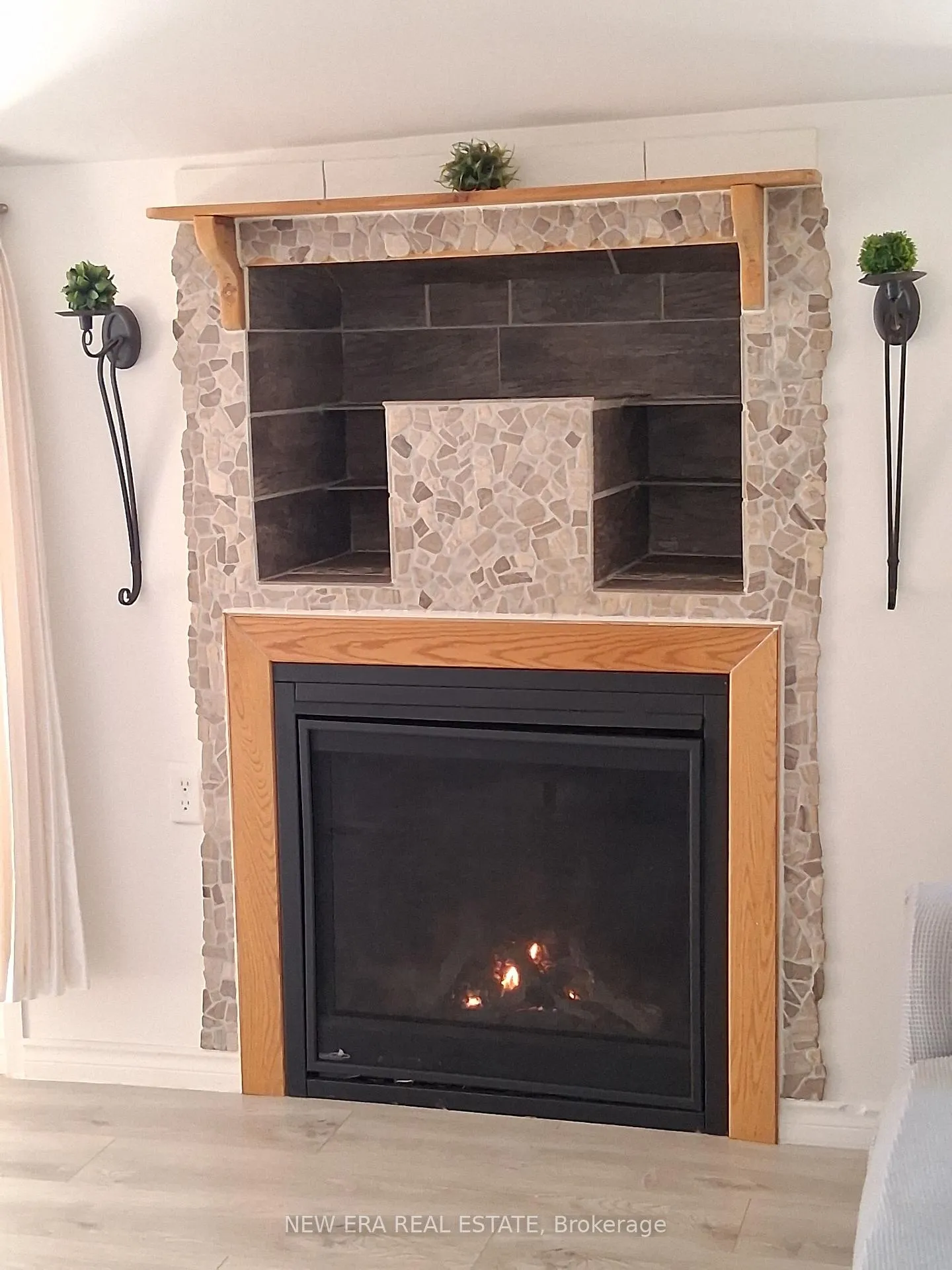 Photo 13 of 16 Pines Lane, Quinte West, Sidney Ward — HOMEH