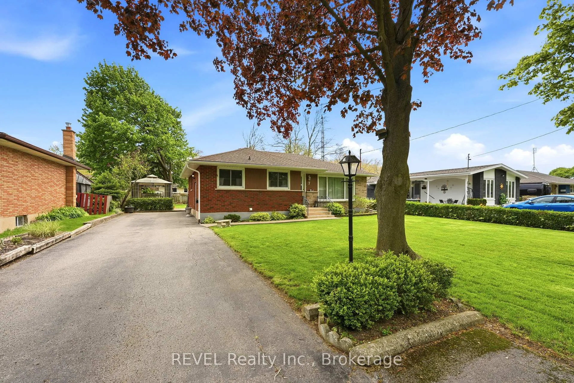 Photo 4 of 7 Brucedale Avenue, St. Catharines, Bunting/Linwell — HOMEH