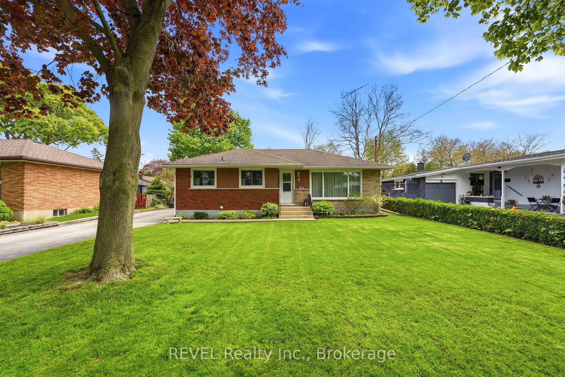 Photo 5 of 7 Brucedale Avenue, St. Catharines, Bunting/Linwell — HOMEH