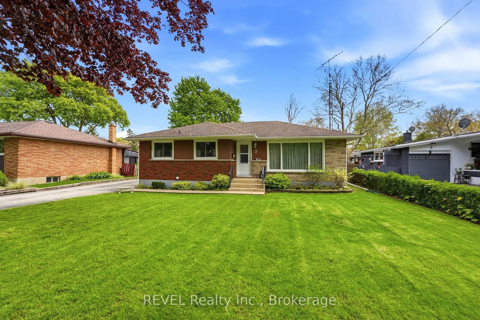 Photo 6 of 7 Brucedale Avenue, St. Catharines, Bunting/Linwell — HOMEH