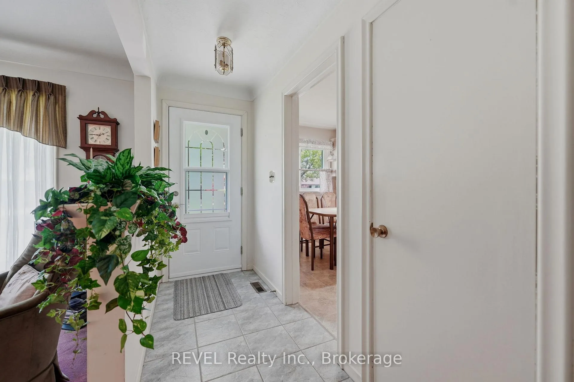Photo 10 of 7 Brucedale Avenue, St. Catharines, Bunting/Linwell — HOMEH