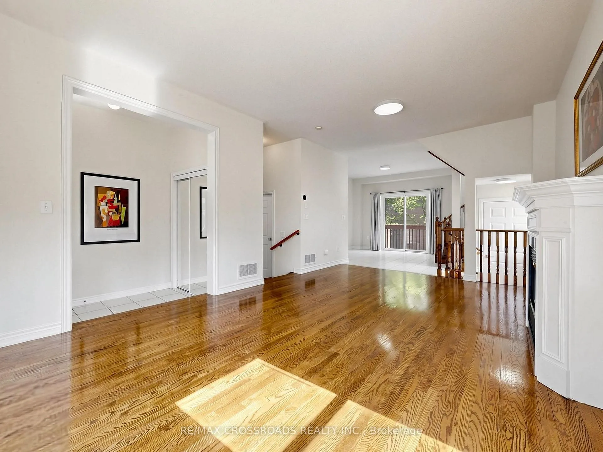 Photo 2 of 52 Drew Kelly Way, Markham, Buttonville — HOMEH