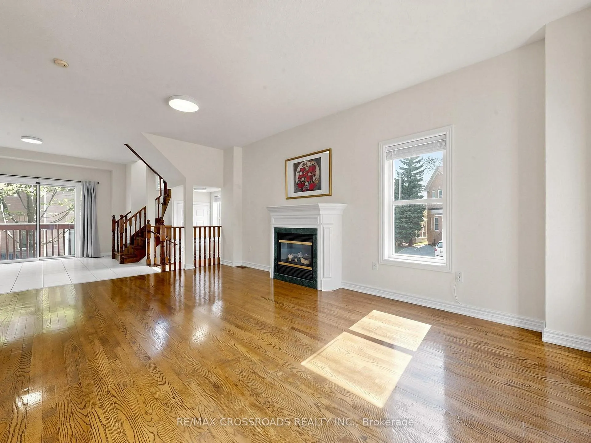 Photo 3 of 52 Drew Kelly Way, Markham, Buttonville — HOMEH