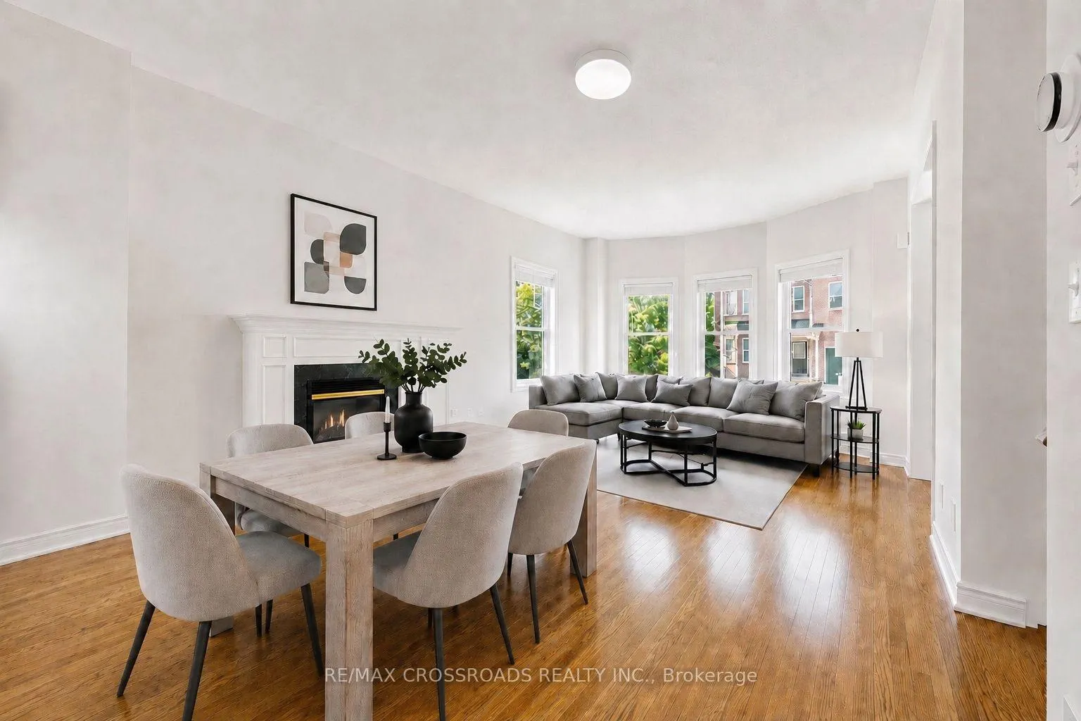 Photo 6 of 52 Drew Kelly Way, Markham, Buttonville — HOMEH
