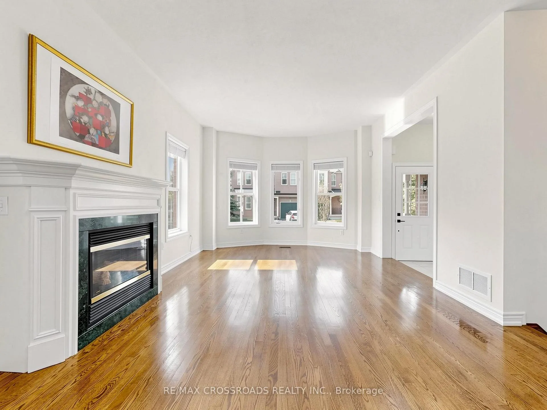 Photo 7 of 52 Drew Kelly Way, Markham, Buttonville — HOMEH