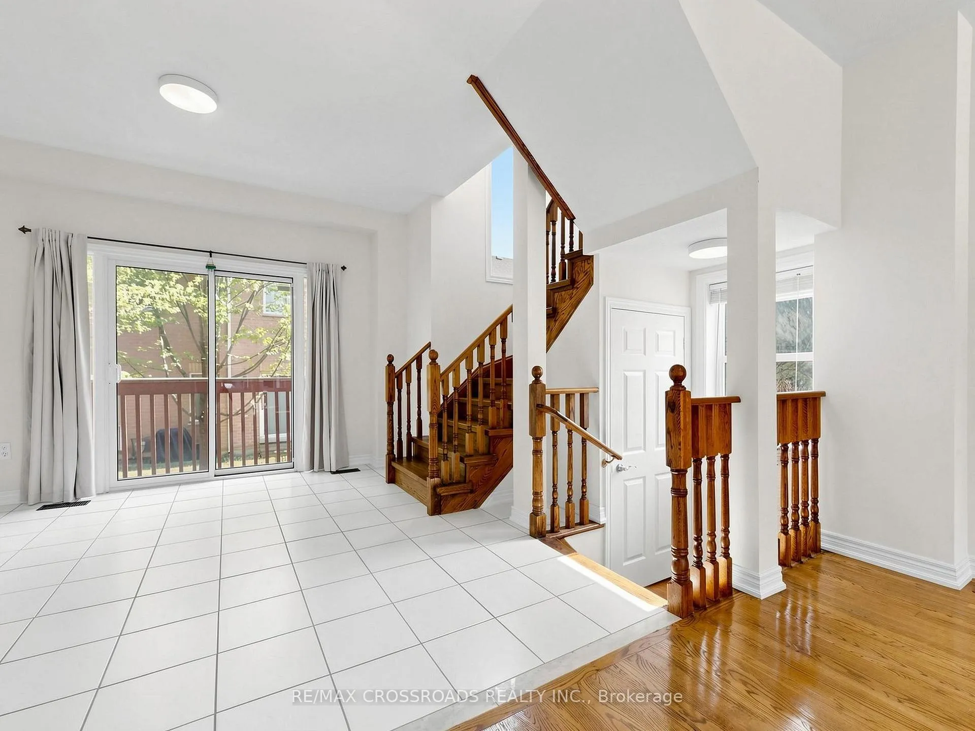 Photo 9 of 52 Drew Kelly Way, Markham, Buttonville — HOMEH