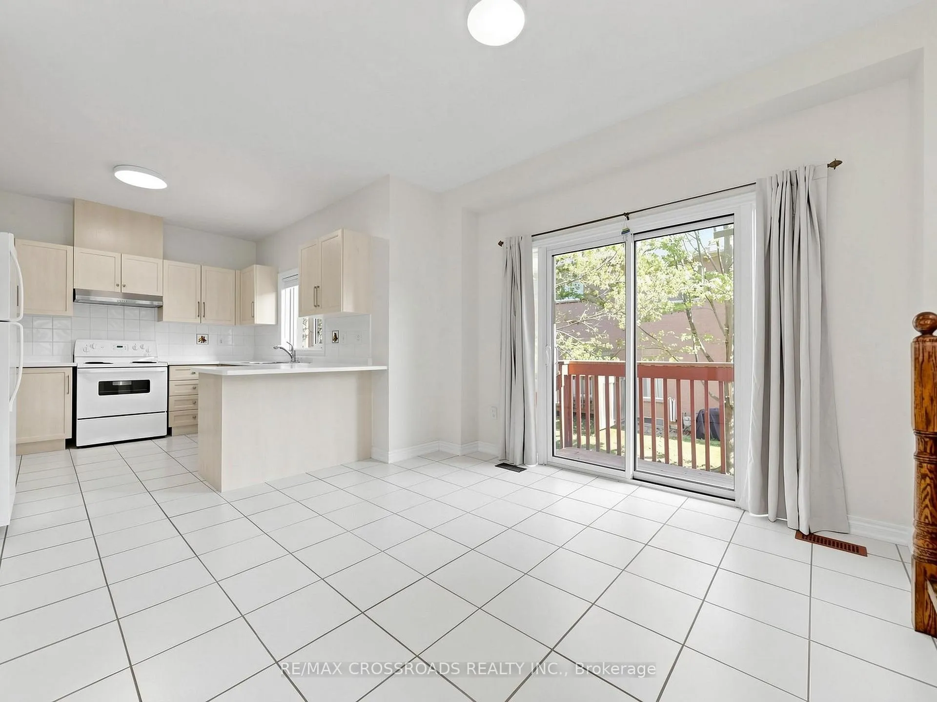 Photo 12 of 52 Drew Kelly Way, Markham, Buttonville — HOMEH