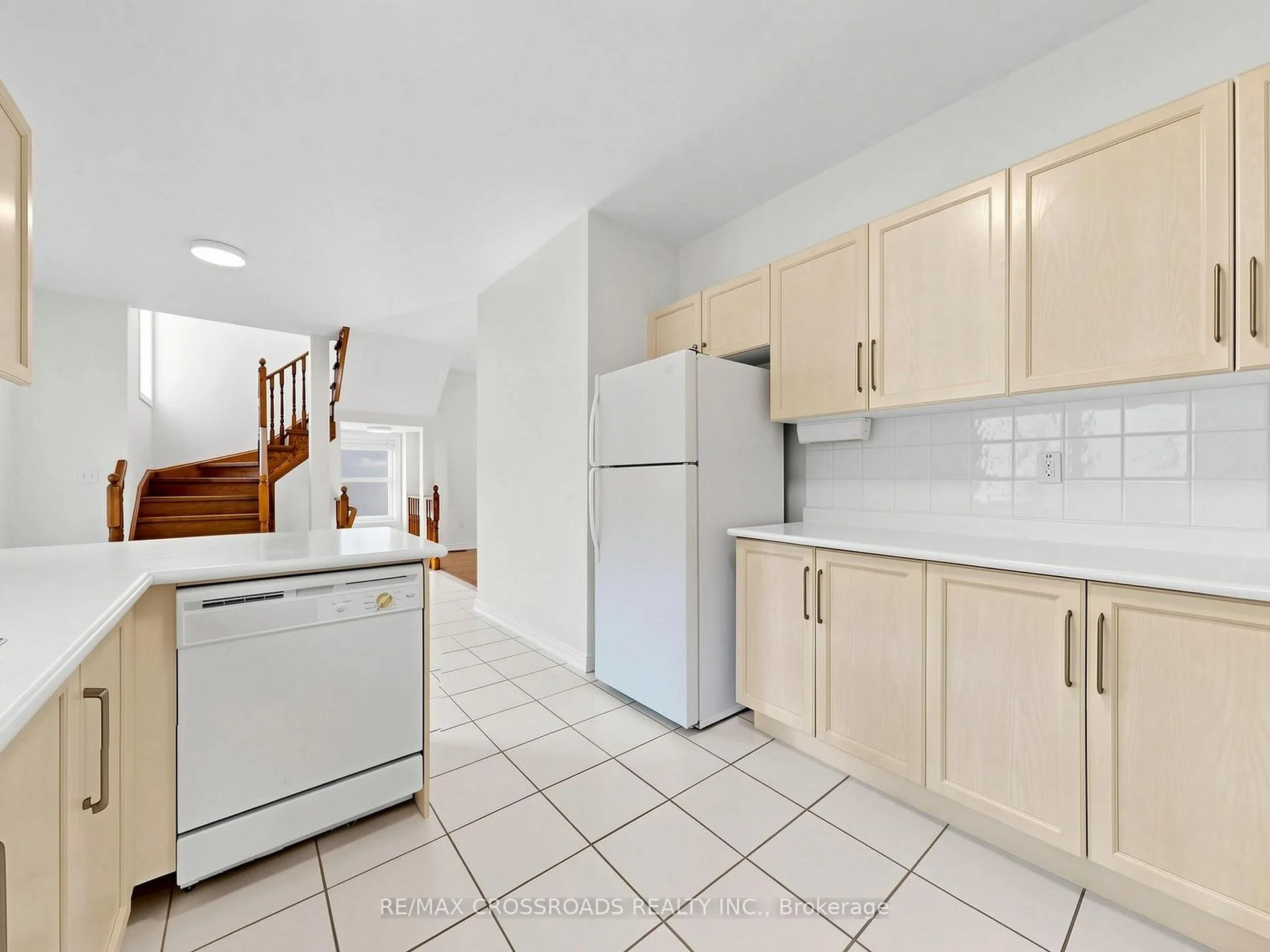 Photo 14 of 52 Drew Kelly Way, Markham, Buttonville — HOMEH